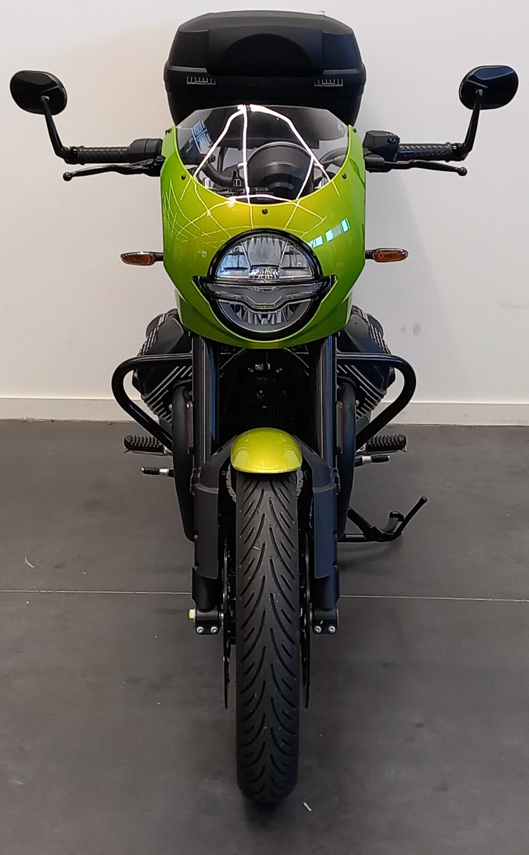 Moto Guzzi V7 SPORT 2025 HD vue avant