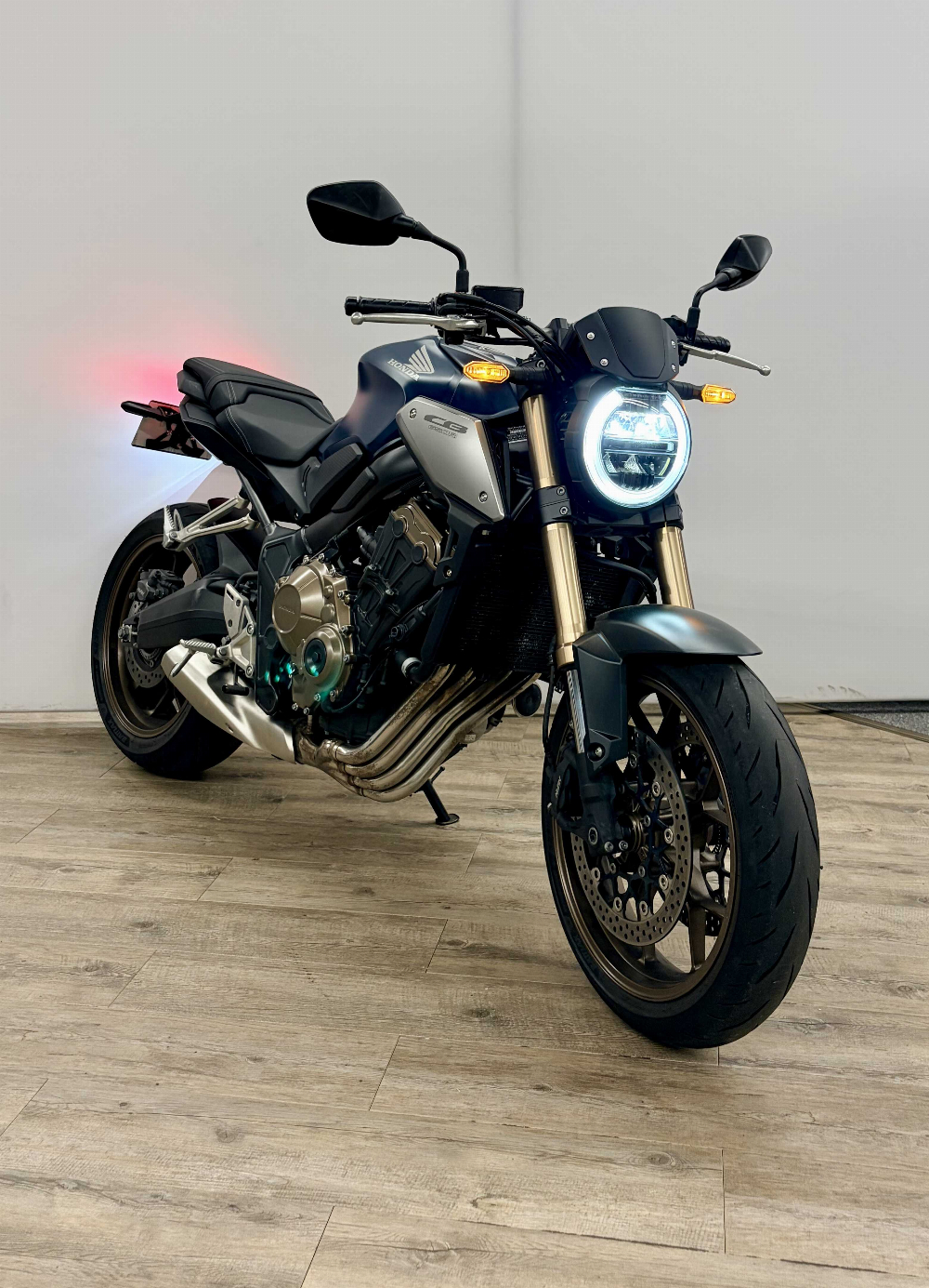 Honda CB 650 R 2020 vue 3/4 droite