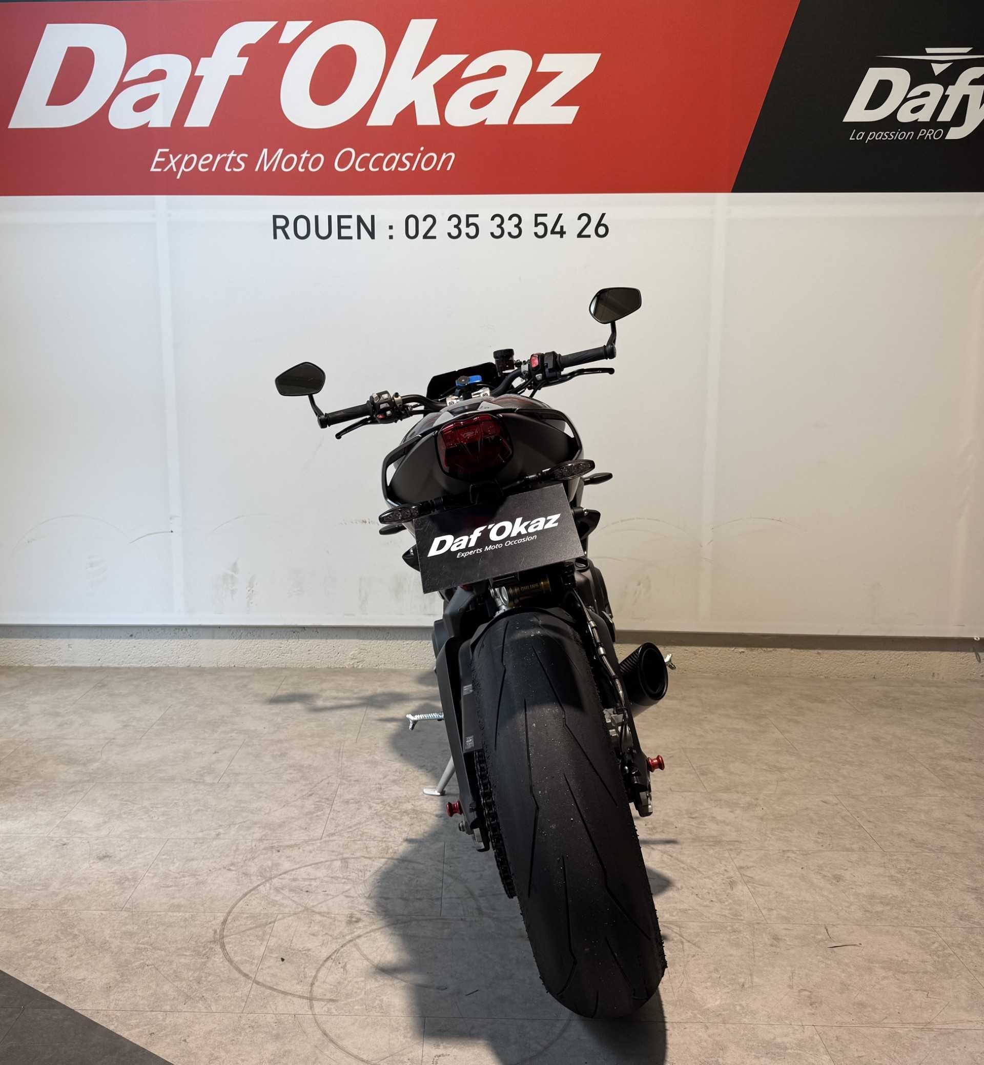 Triumph STREET TRIPLE 765 RS RS 2022 HD vue arrière