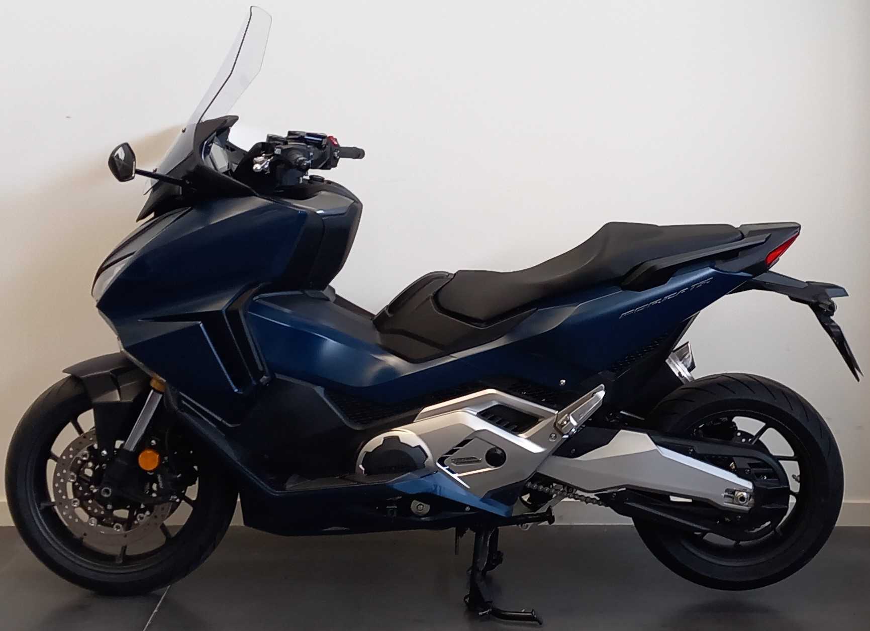 Yamaha XP 560 T-Max Tech Max 2020 HD vue gauche