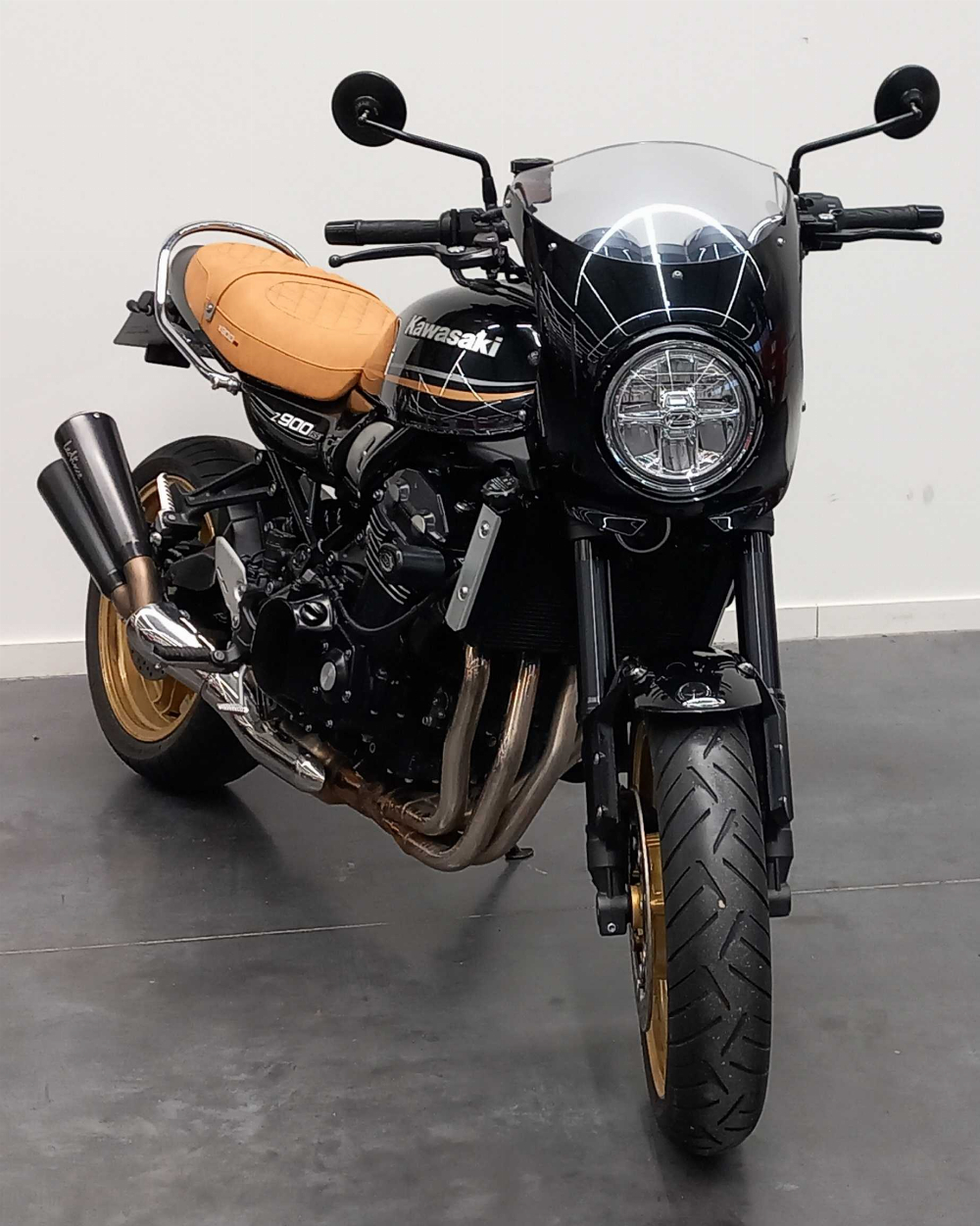 Kawasaki Z 900 RS 2018 vue 3/4 droite