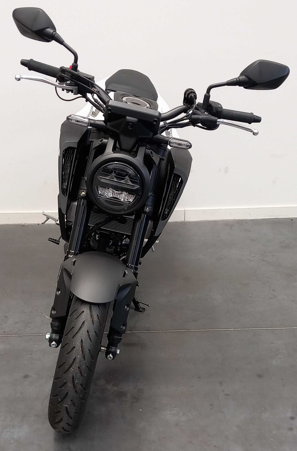 Honda CB 125 R 2024 vue avant