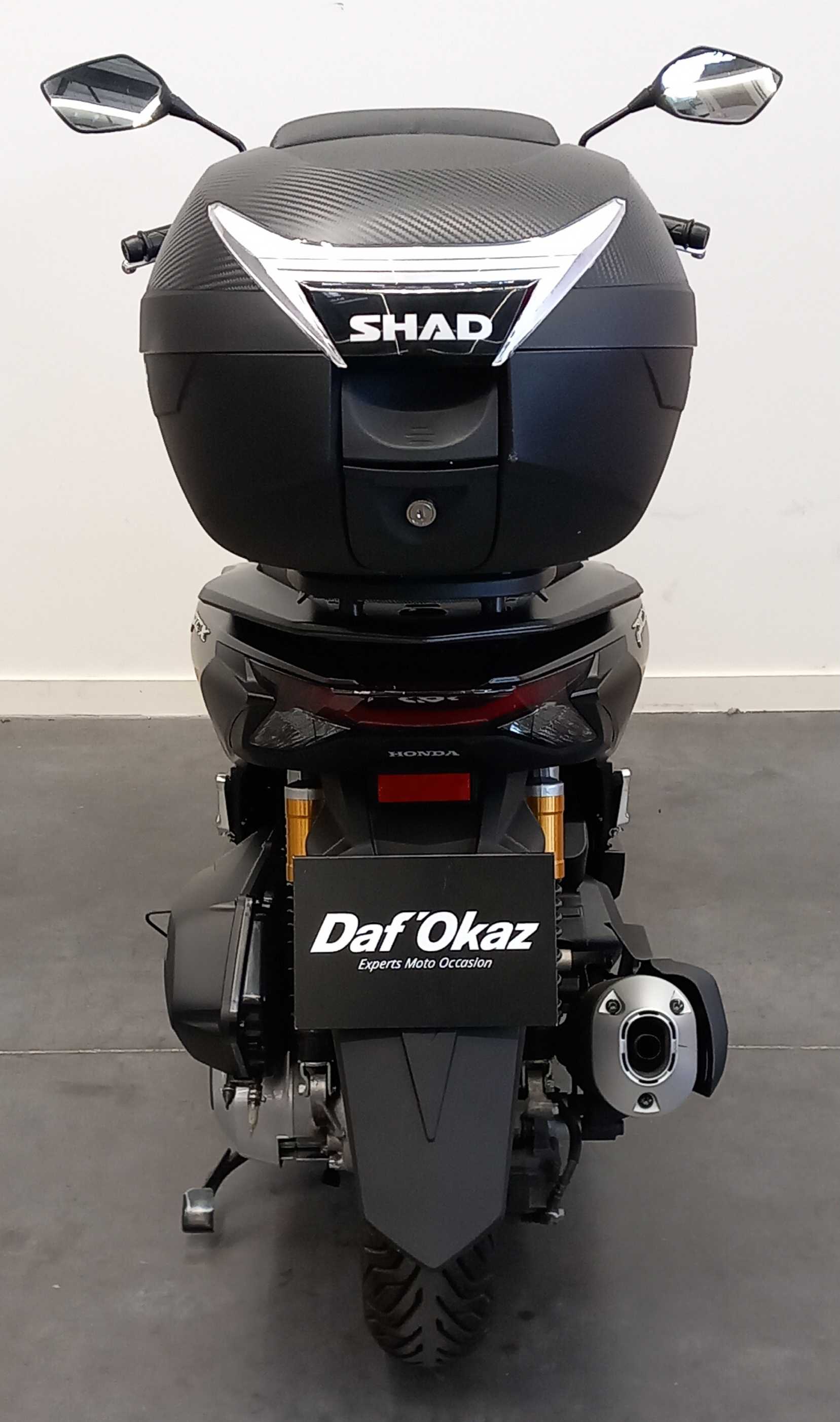 Honda PCX 125 DELUXE 2025 HD vue arrière