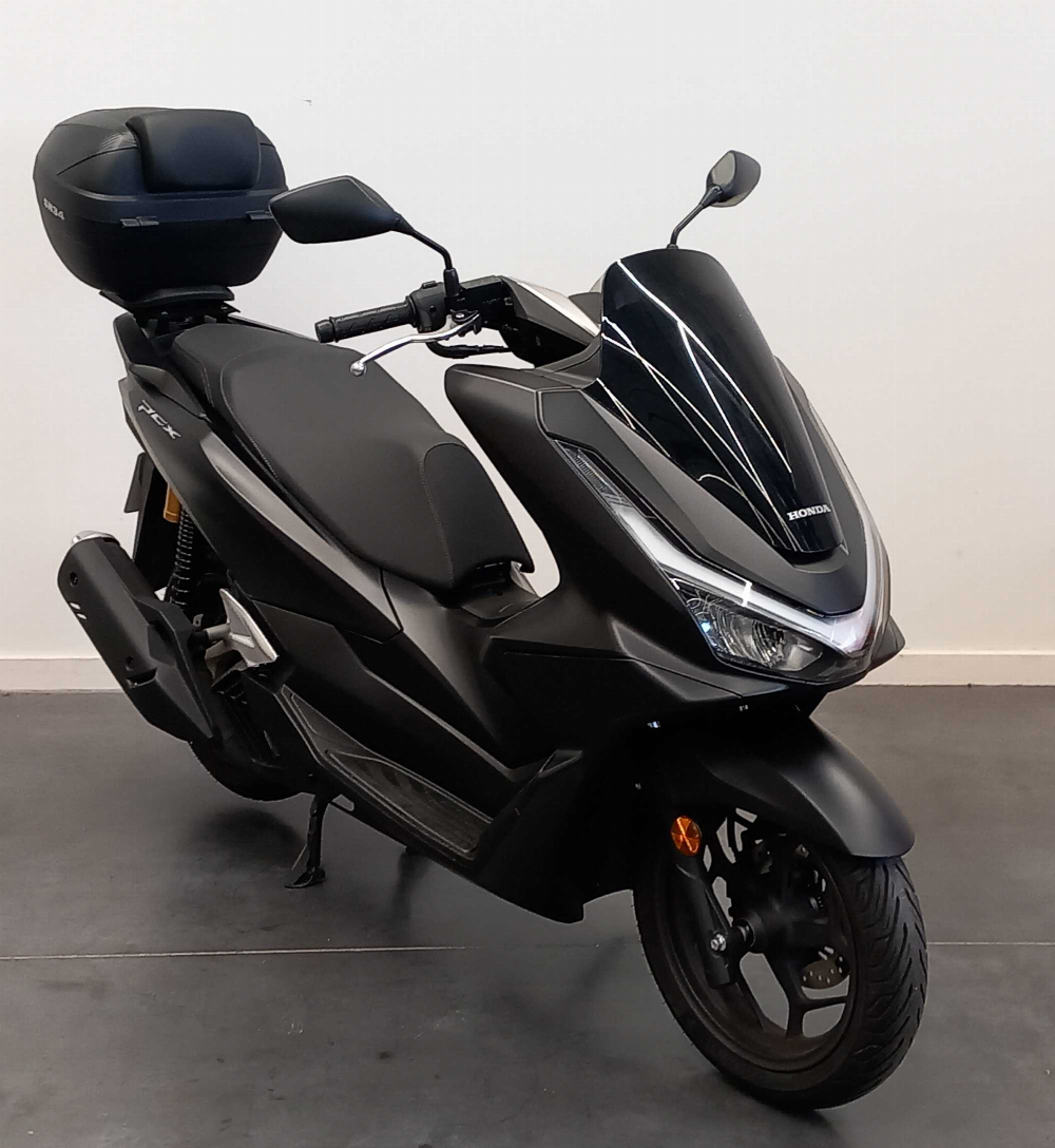 Honda PCX 125 DELUXE 2025 vue 3/4 droite