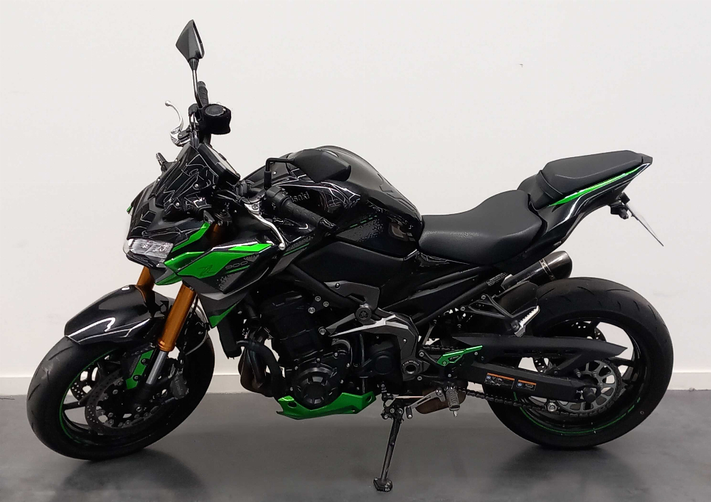 Kawasaki Z 900 SE 2022 vue gauche