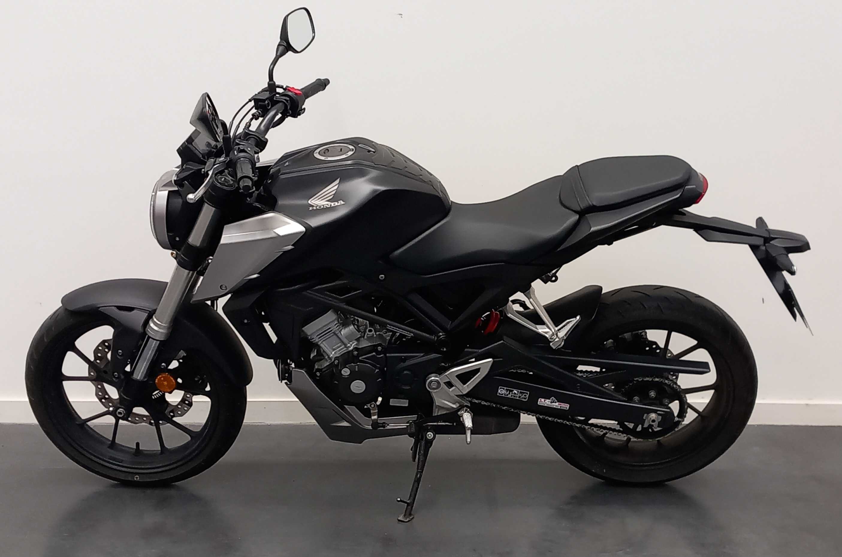 Honda CB 125 R 2019 HD vue gauche