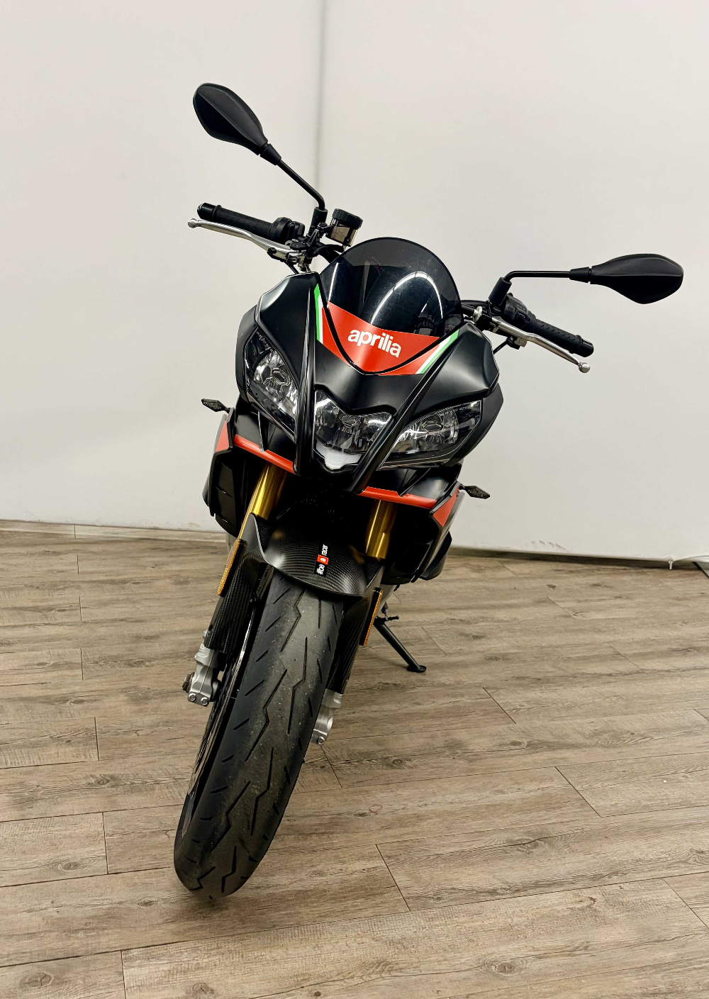Aprilia Tuono 1100 V4 Factory 2020 vue avant