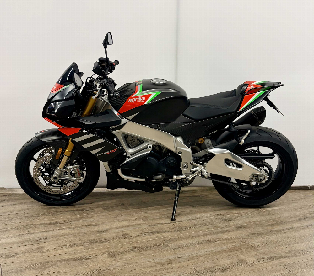 Aprilia Tuono 1100 V4 Factory 2020 vue gauche