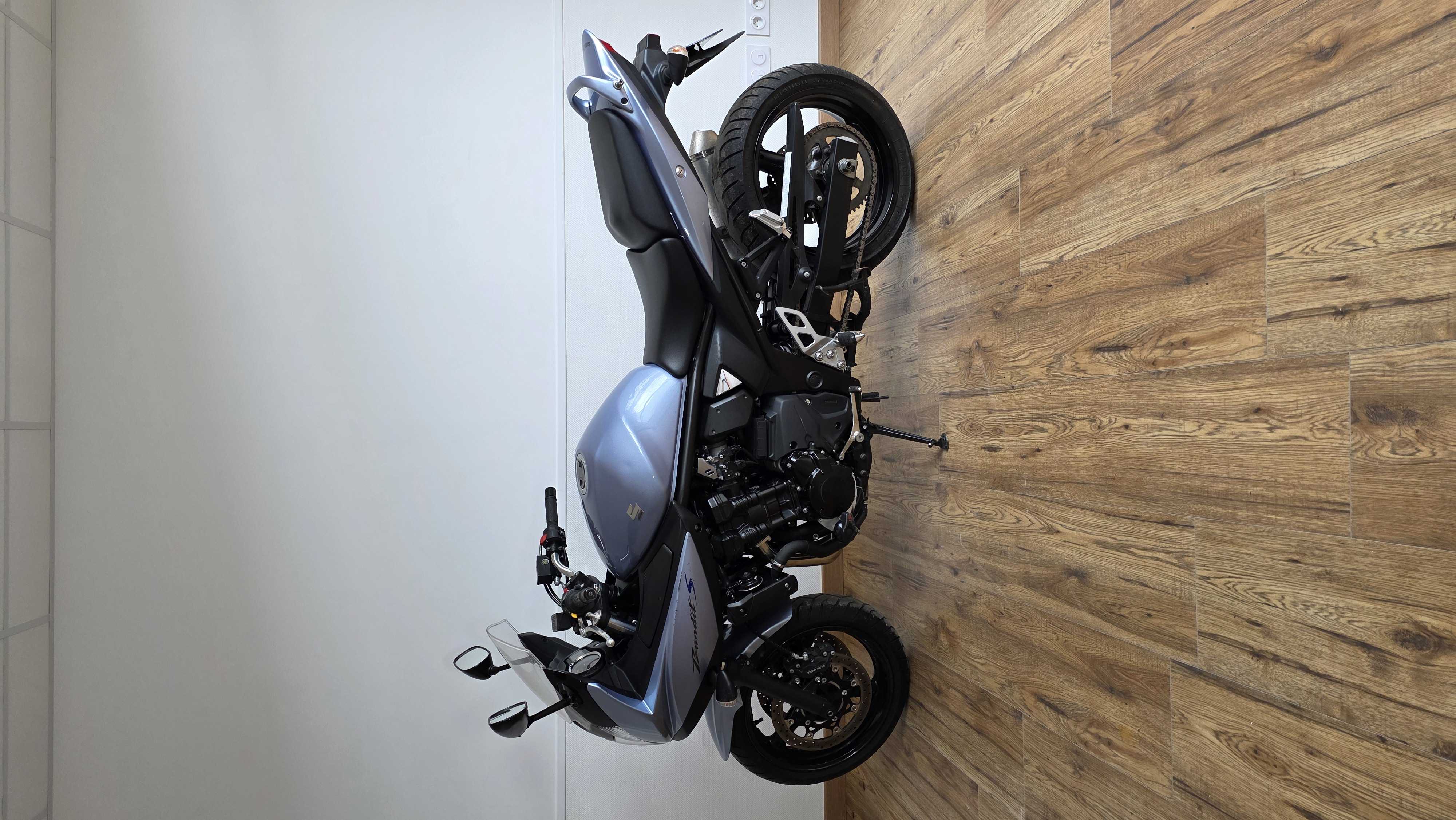 Suzuki GSF 650 S Bandit 2010 HD vue gauche