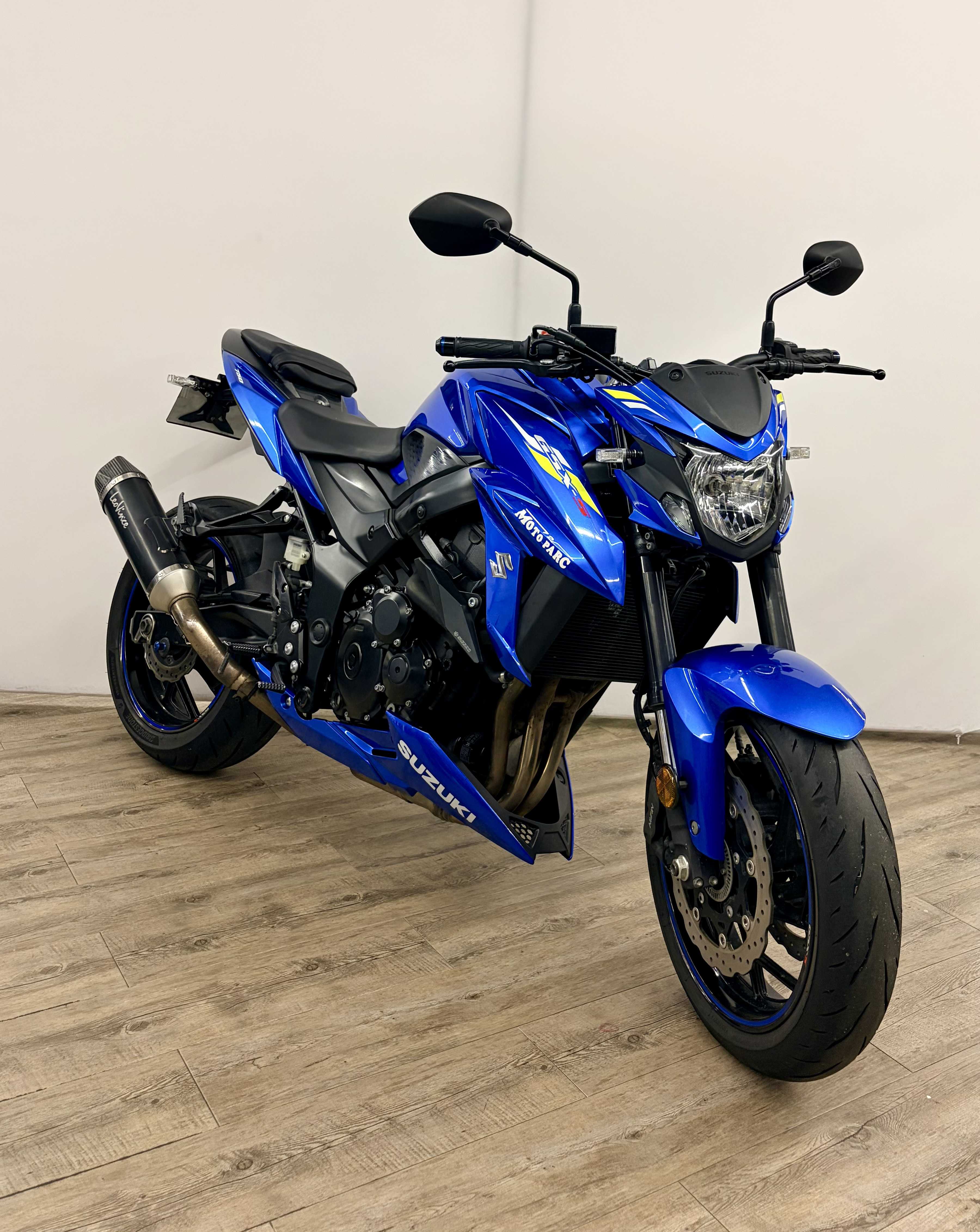 Suzuki GSX-S 750 Edition Moto GP 2019 HD vue 3/4 droite
