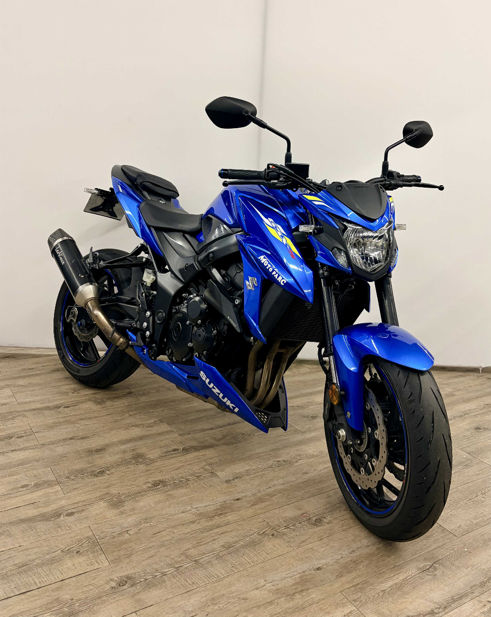 Suzuki GSX-S 750 Edition Moto GP 2019 vue 3/4 droite