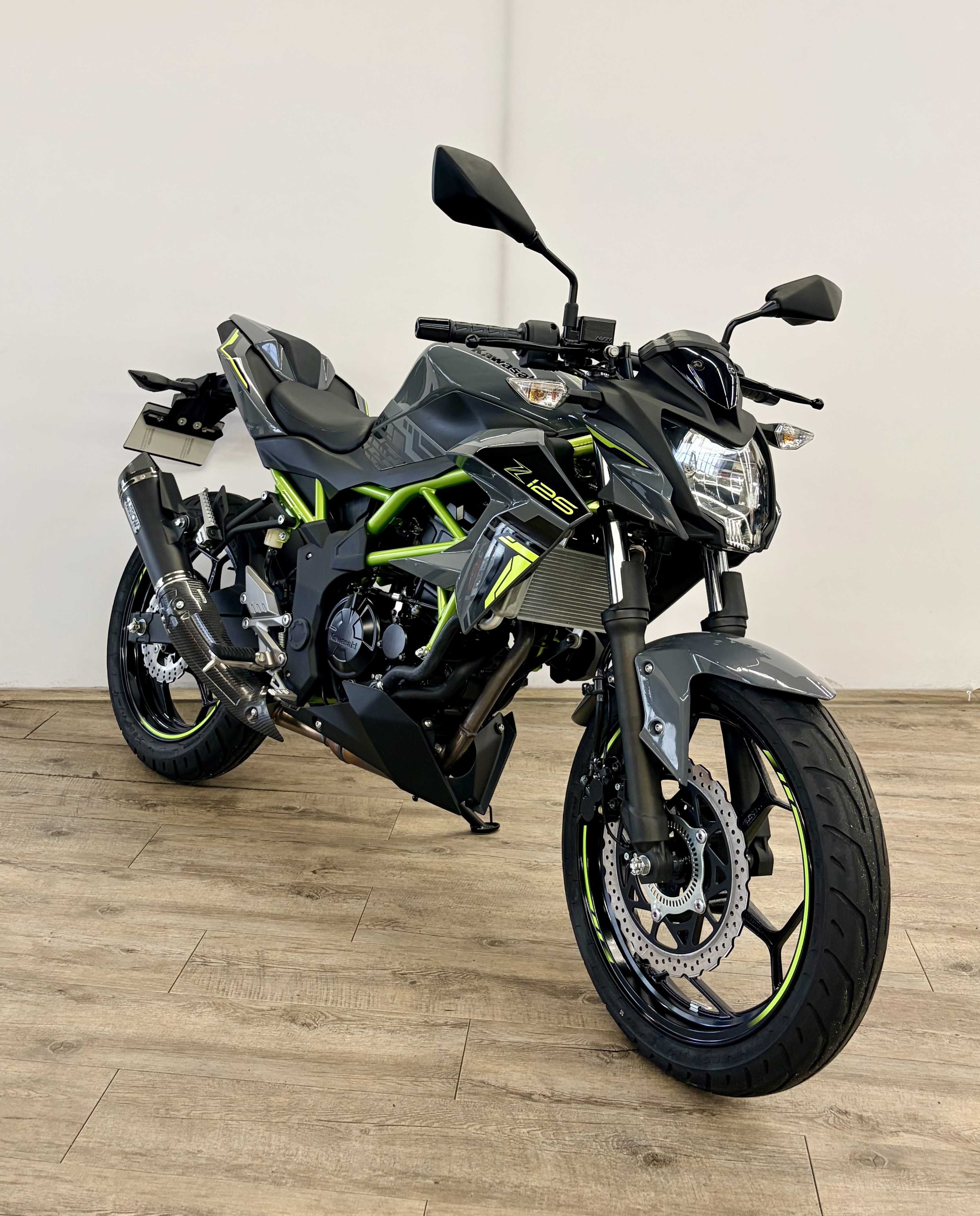 Kawasaki Z 125 2022 HD vue 3/4 droite