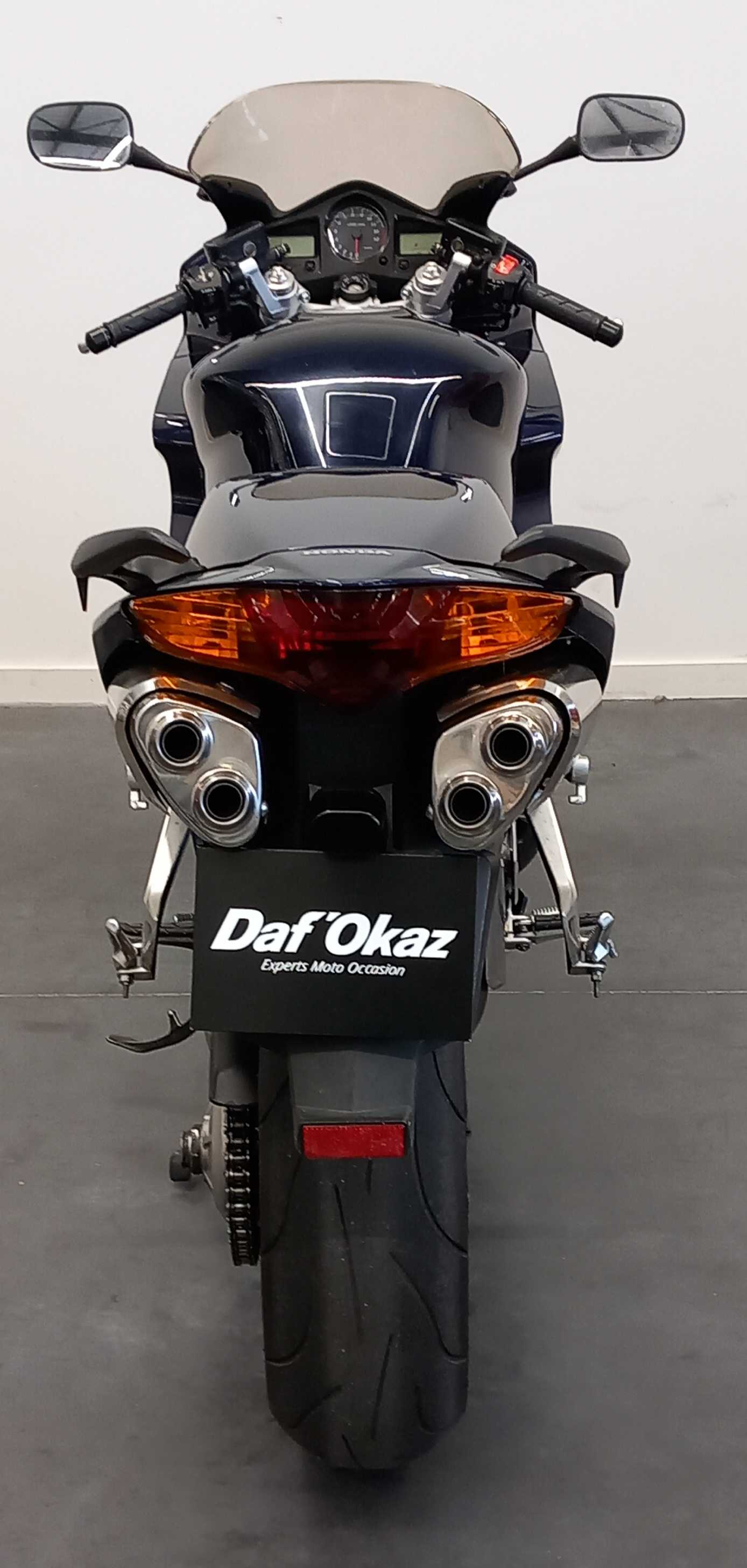 Honda VFR 800 F V-TEC RC46 2003 HD vue arrière