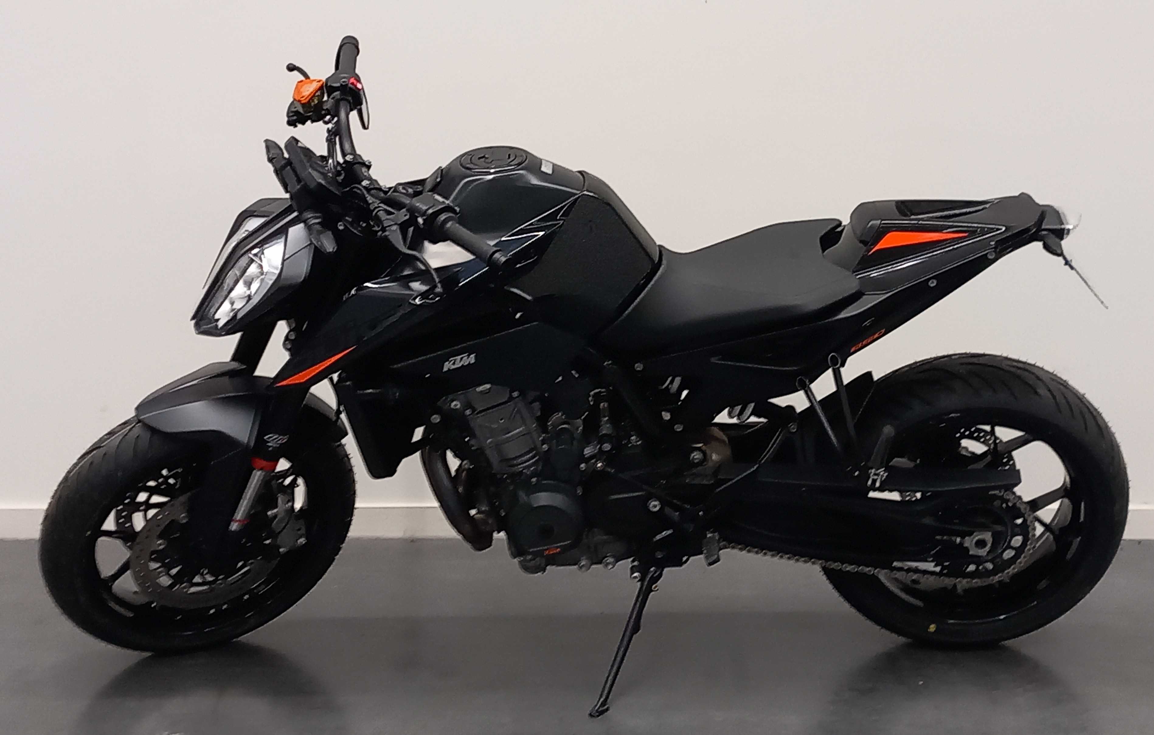 KTM 890 Duke 2021 HD vue gauche