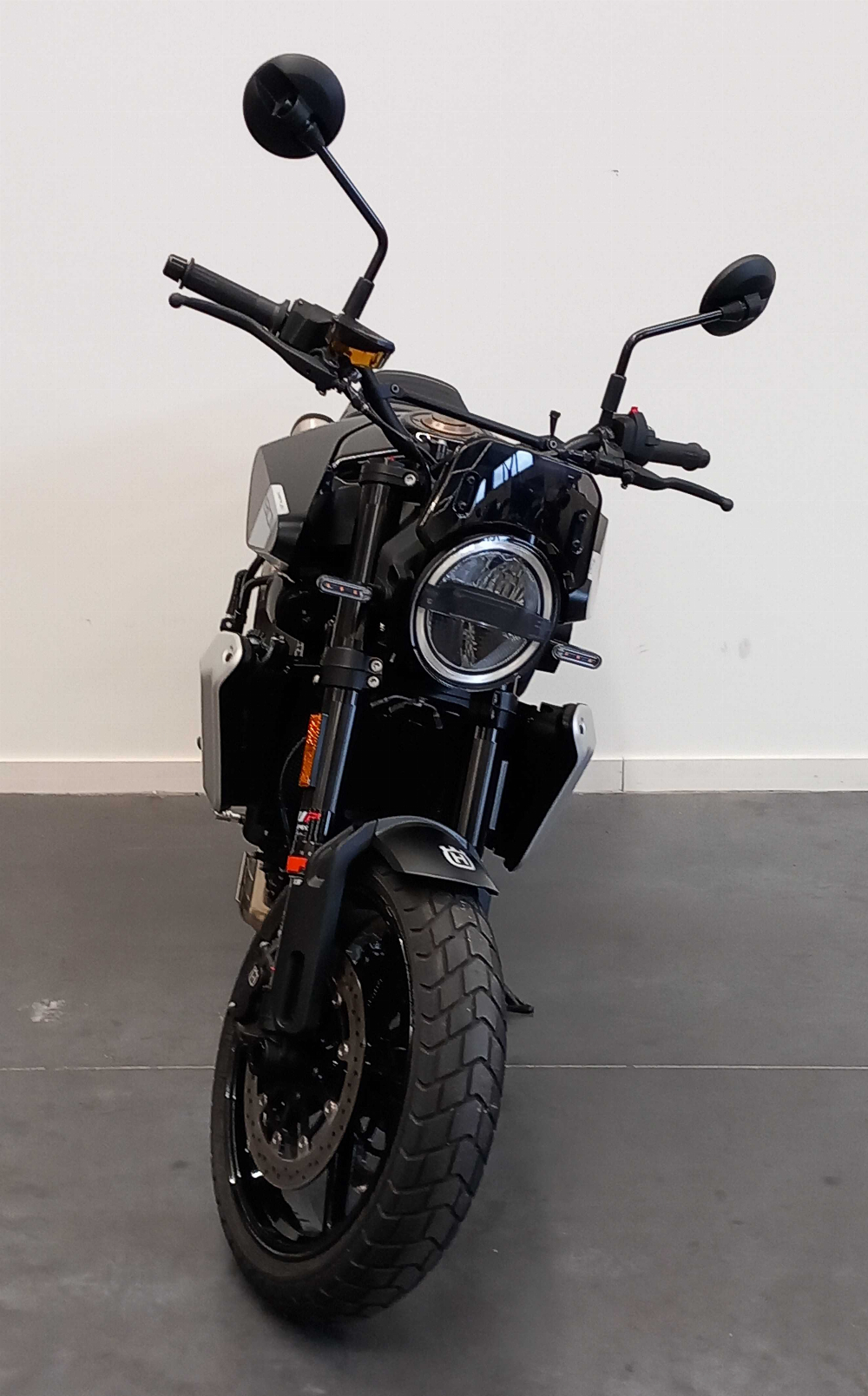 Husqvarna Svartpilen 801 2024 vue avant