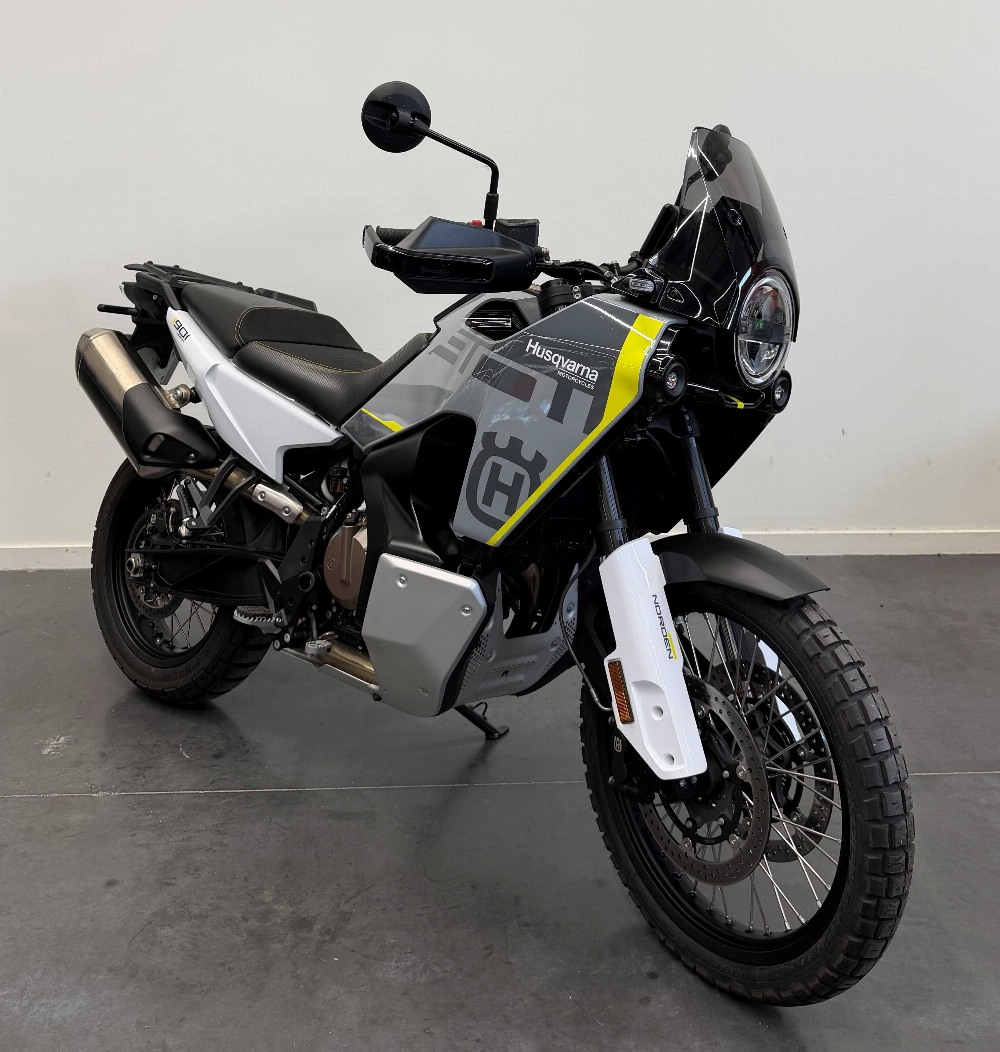 Husqvarna 901 NORDEN 2025 vue 3/4 droite