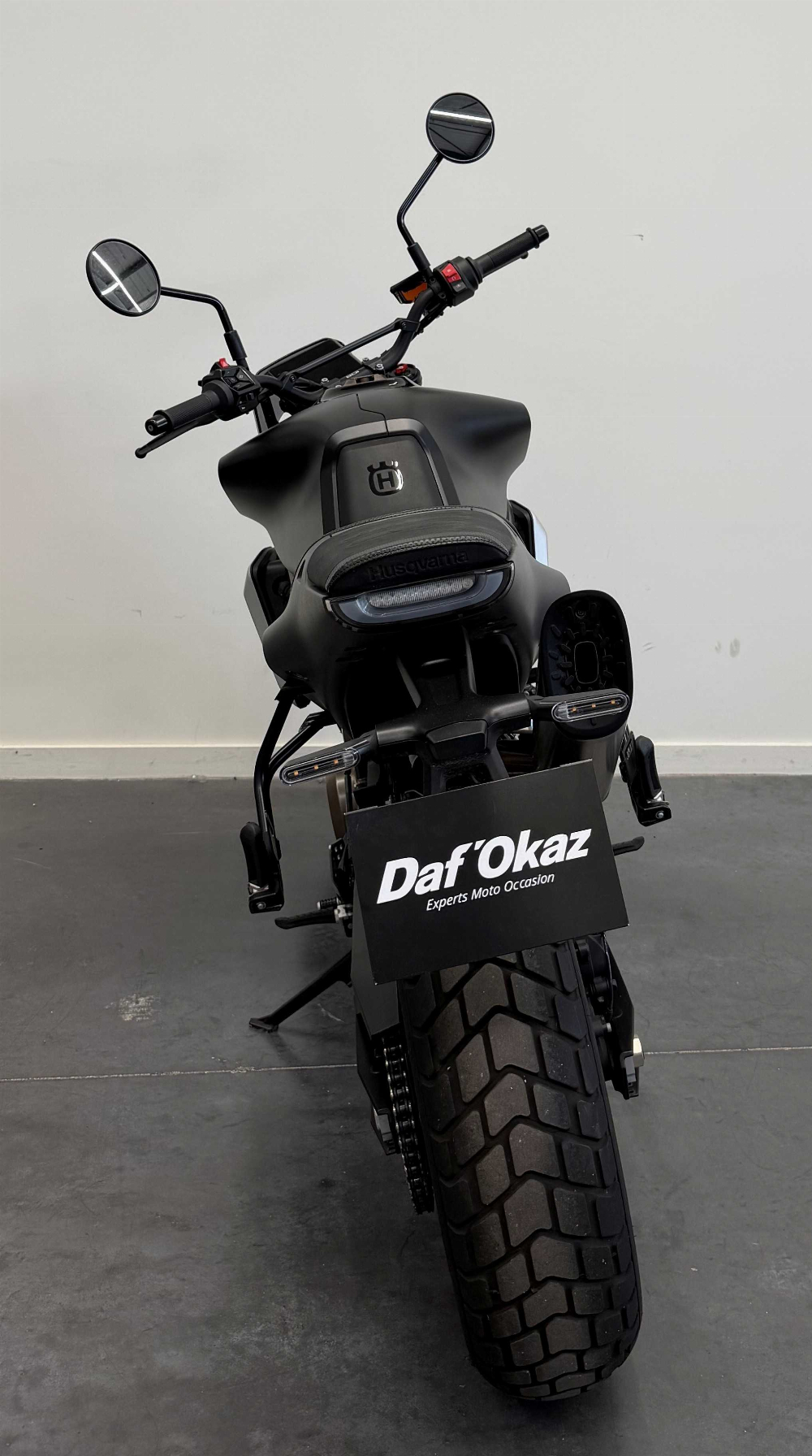 Husqvarna Svartpilen 801 2024 vue arrière