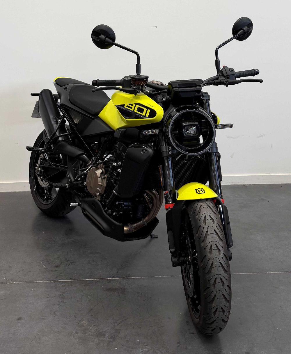 Husqvarna 801 VITPILEN 2025 vue 3/4 droite