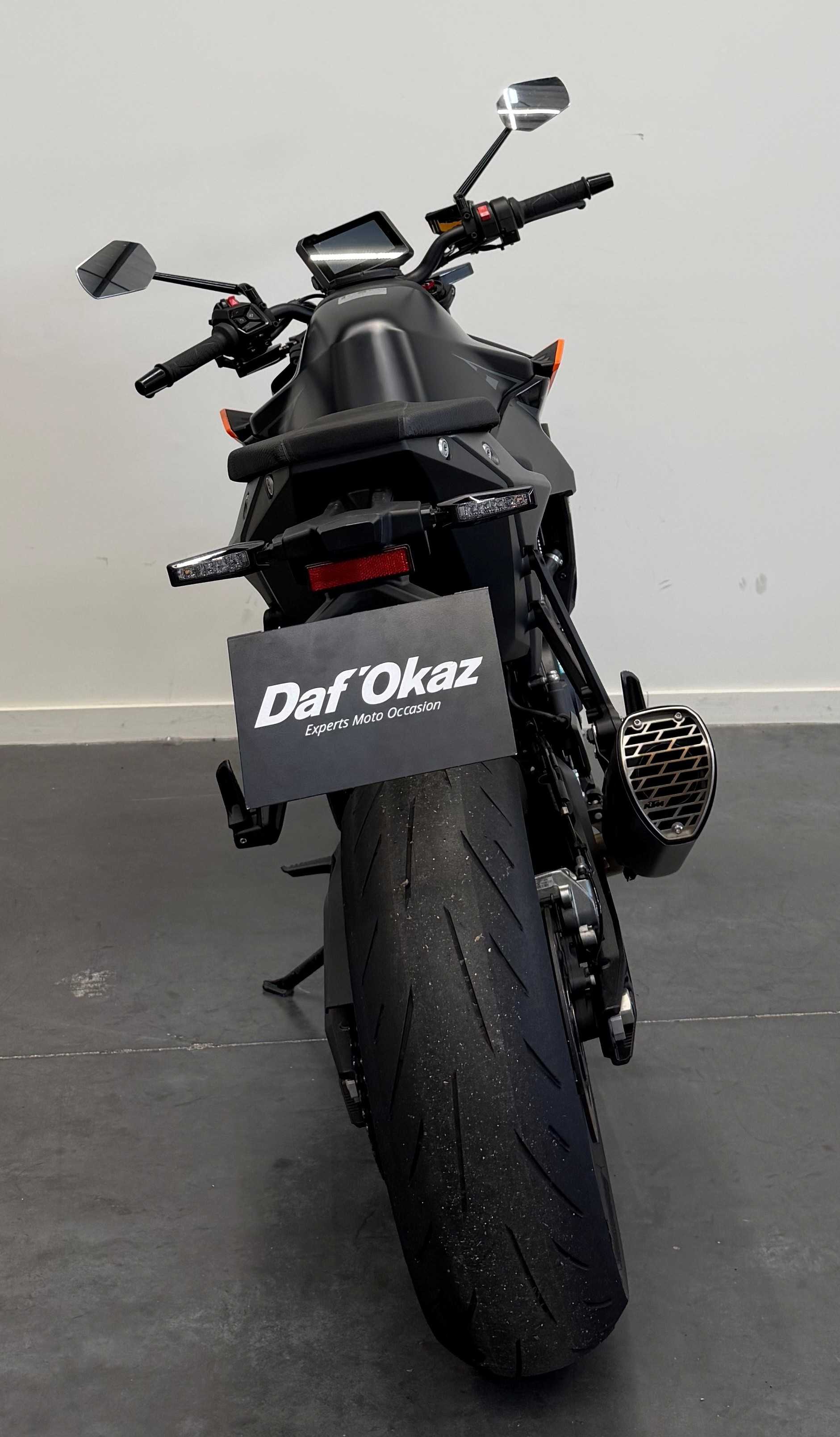 KTM 990 DUKE 2025 HD vue arrière