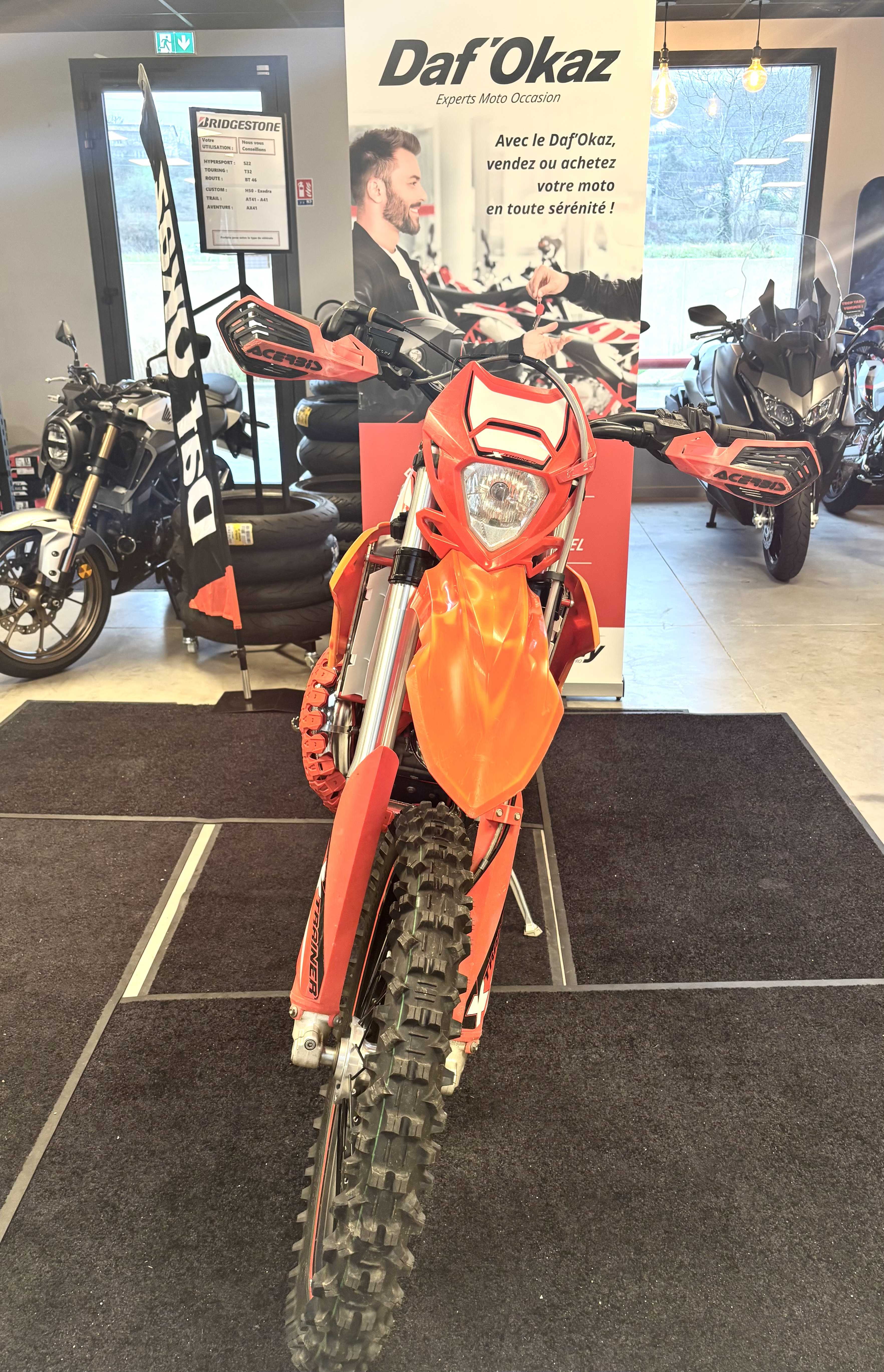 BETA X-TRAINER 300 300 2024 HD vue avant