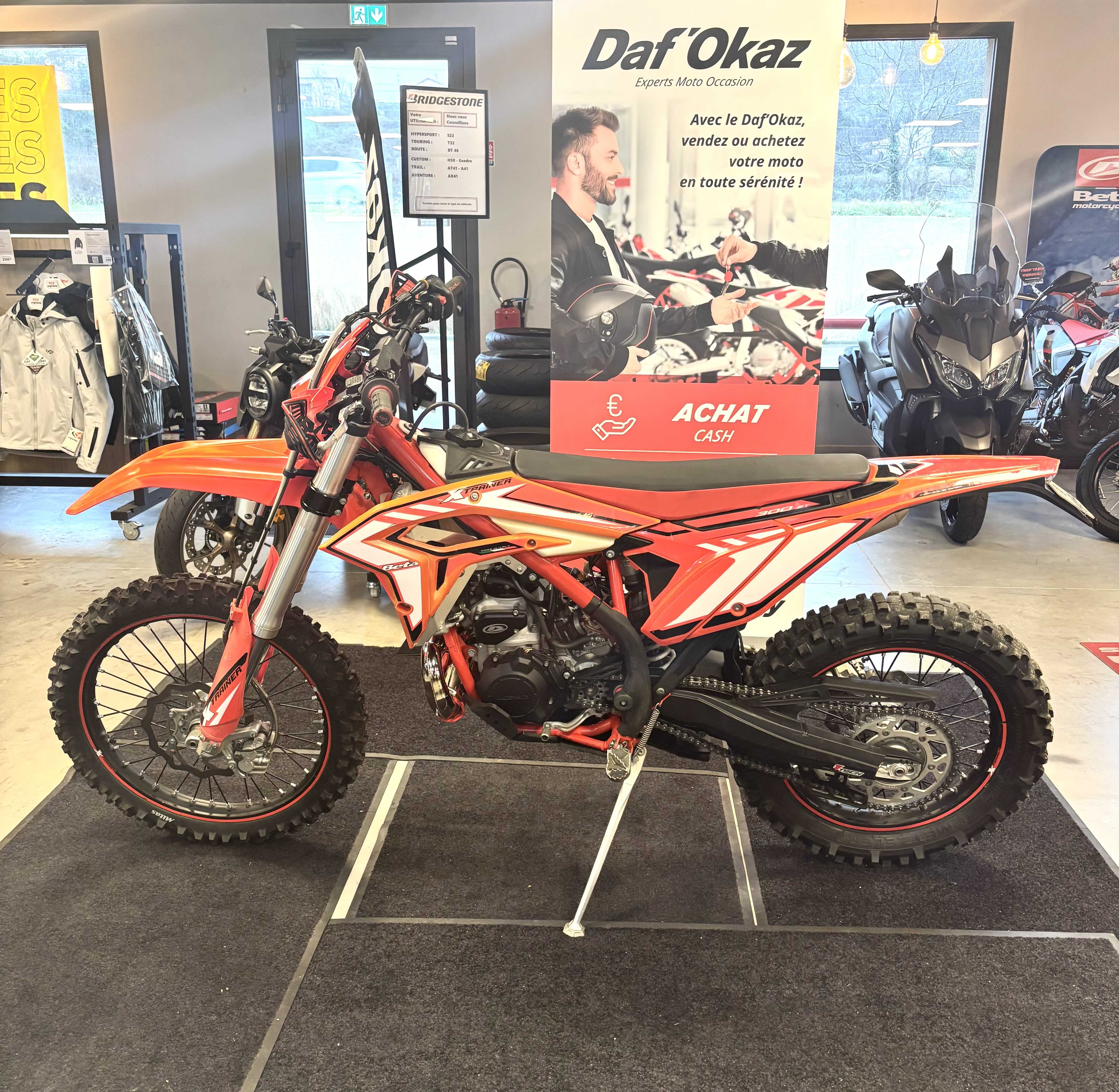 BETA X-TRAINER 300 300 2024 HD vue gauche