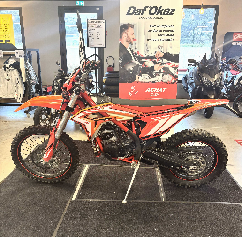 BETA X-TRAINER 300 300 2024 vue gauche