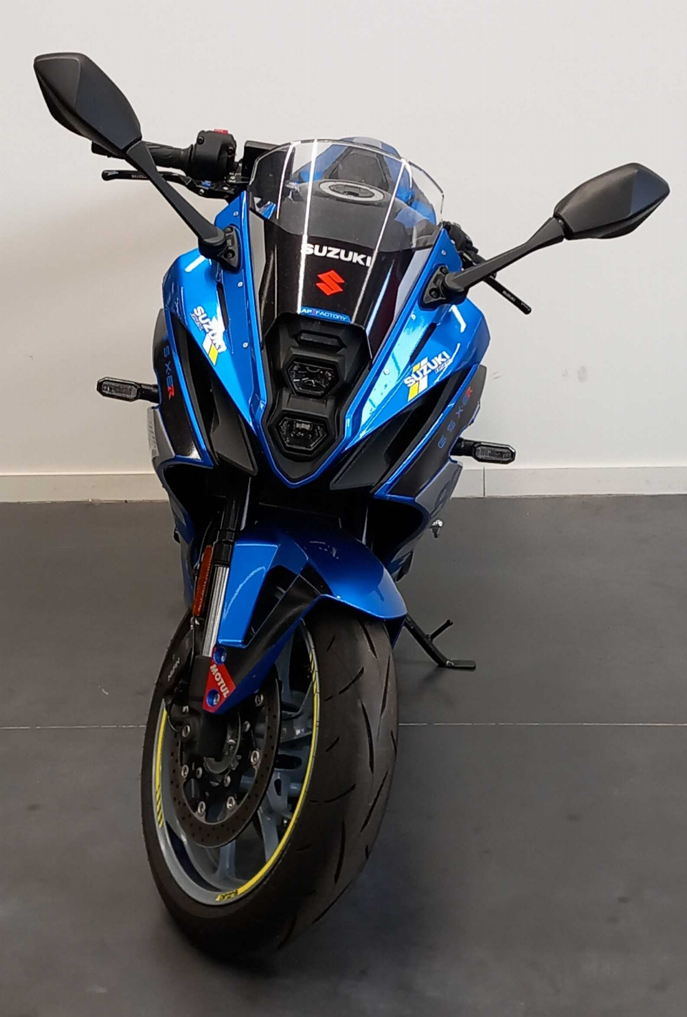 Suzuki GSX 800 8R 2024 vue avant