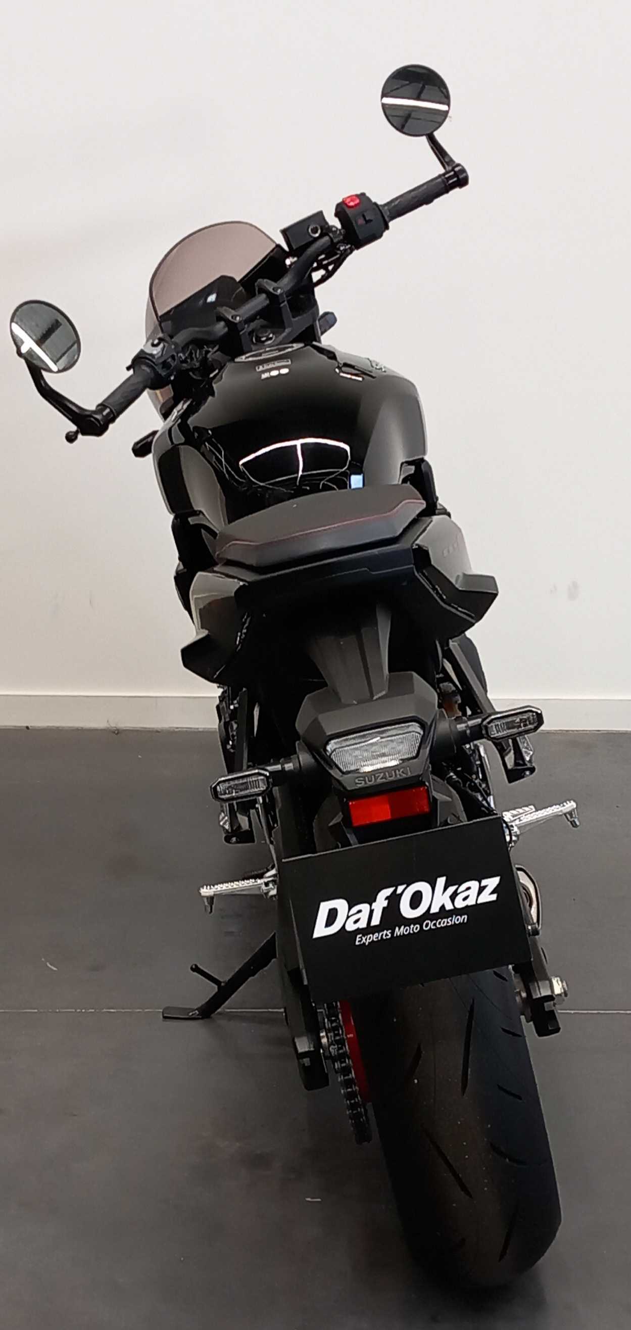 Suzuki GSX-8 TT TT 2025 HD vue arrière