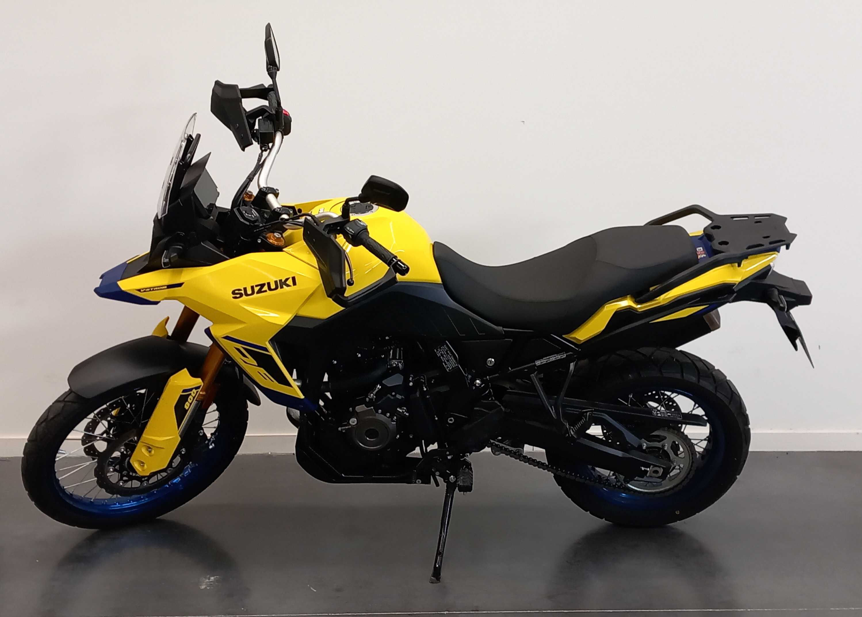 Suzuki DL 800 V-STROM DE 2025 HD vue gauche