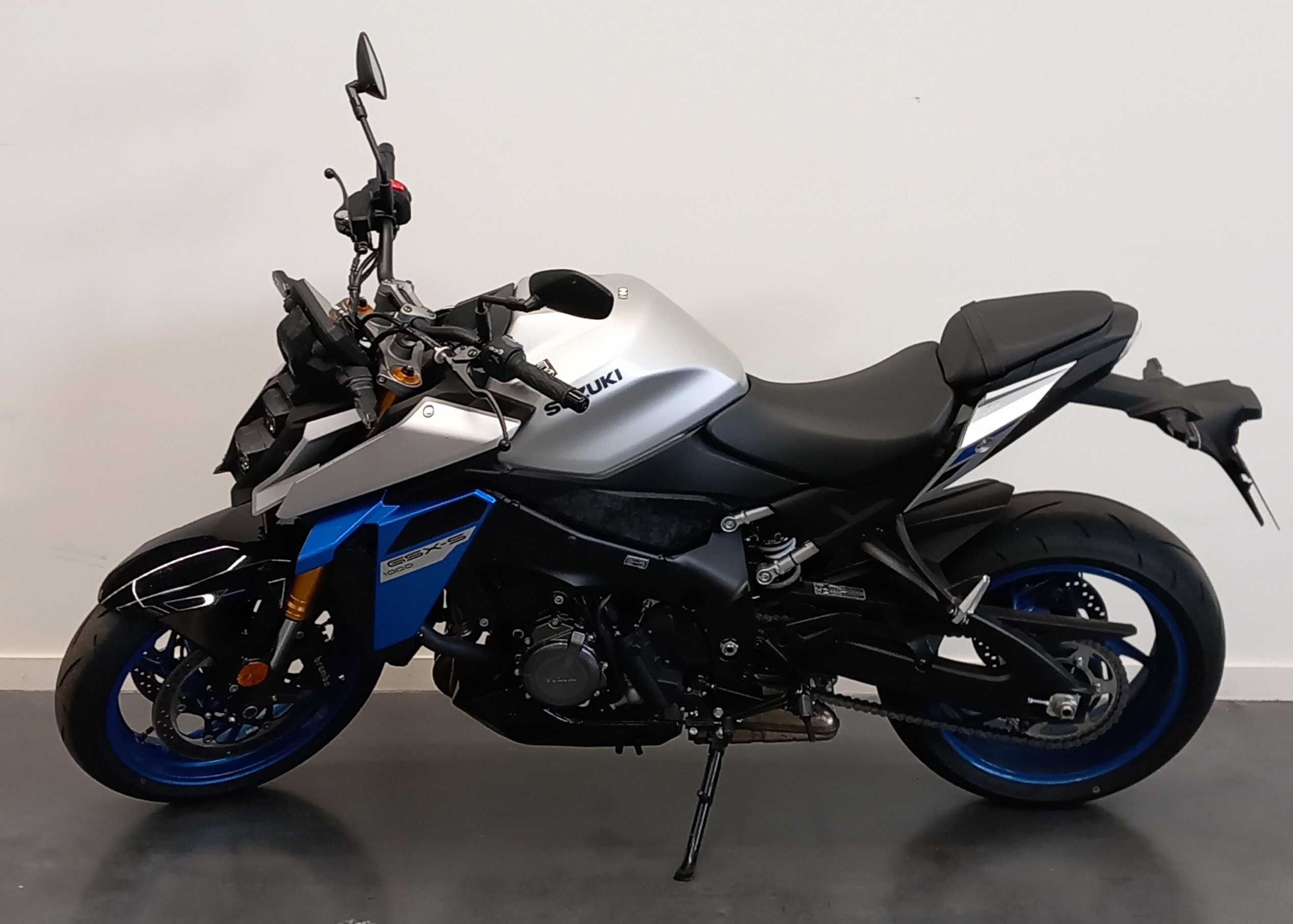 Suzuki GSX-S 1000 2025 HD vue gauche