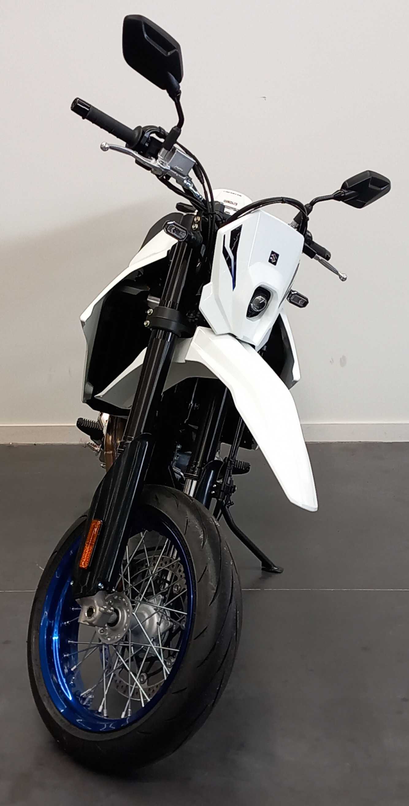 Suzuki DR-Z 400 2025 HD vue avant