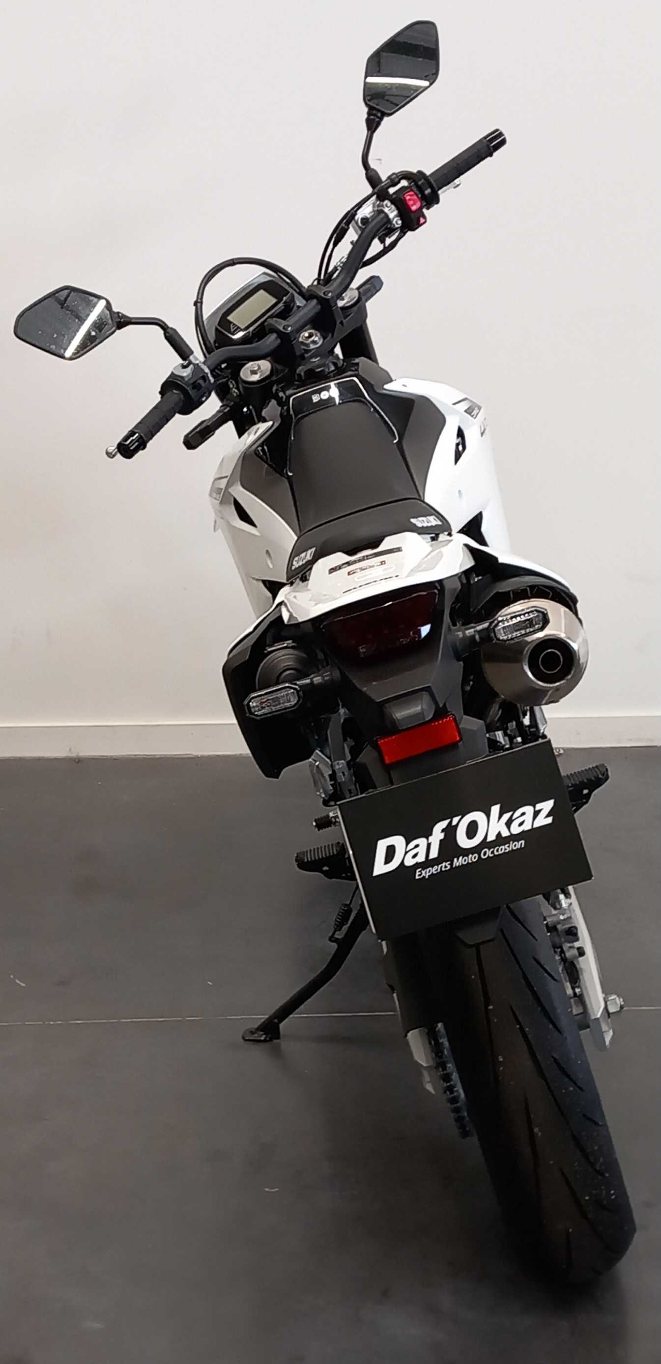 Suzuki DR-Z 400 2025 HD vue arrière