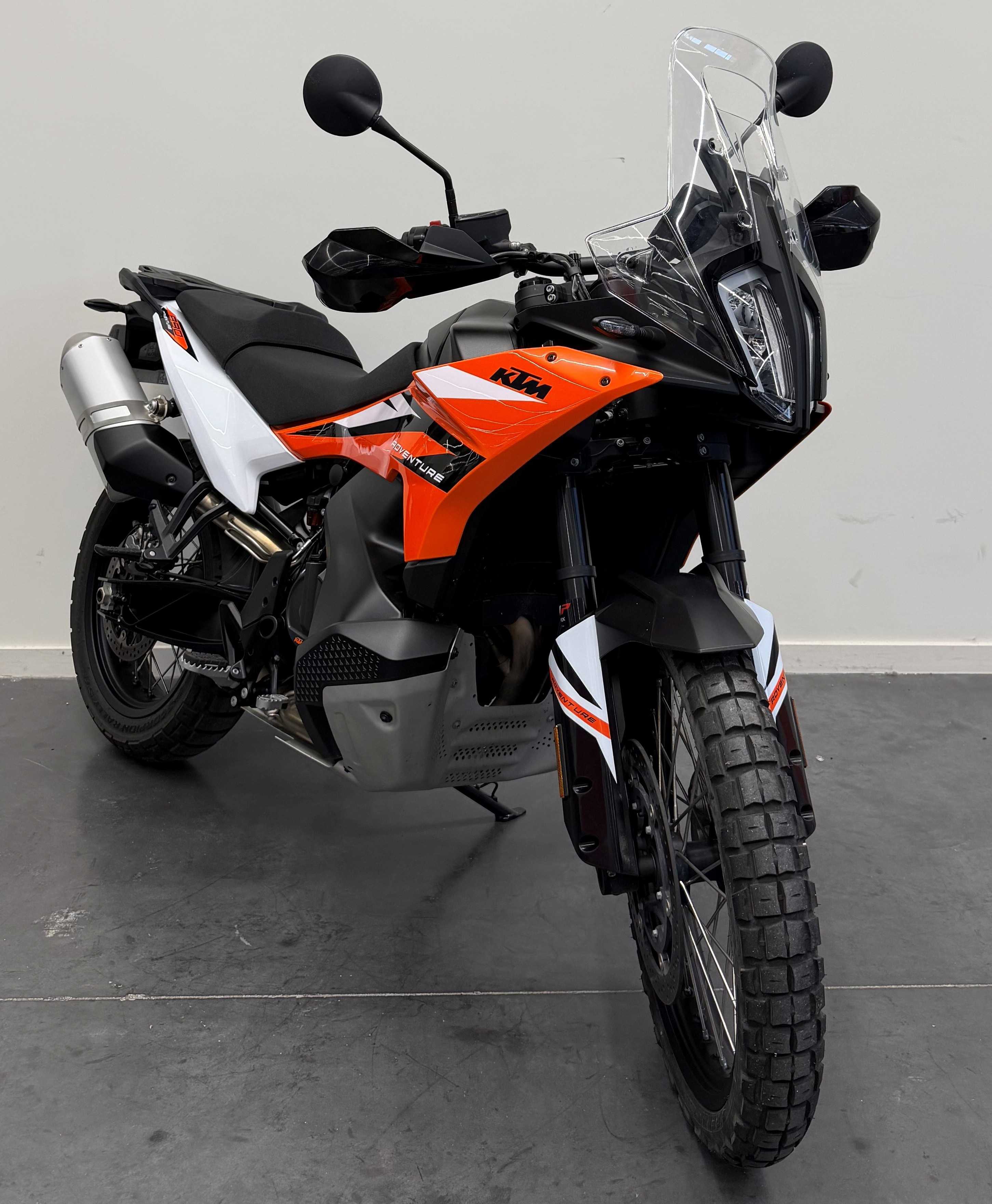 KTM 890 Adventure 2024 HD vue 3/4 droite