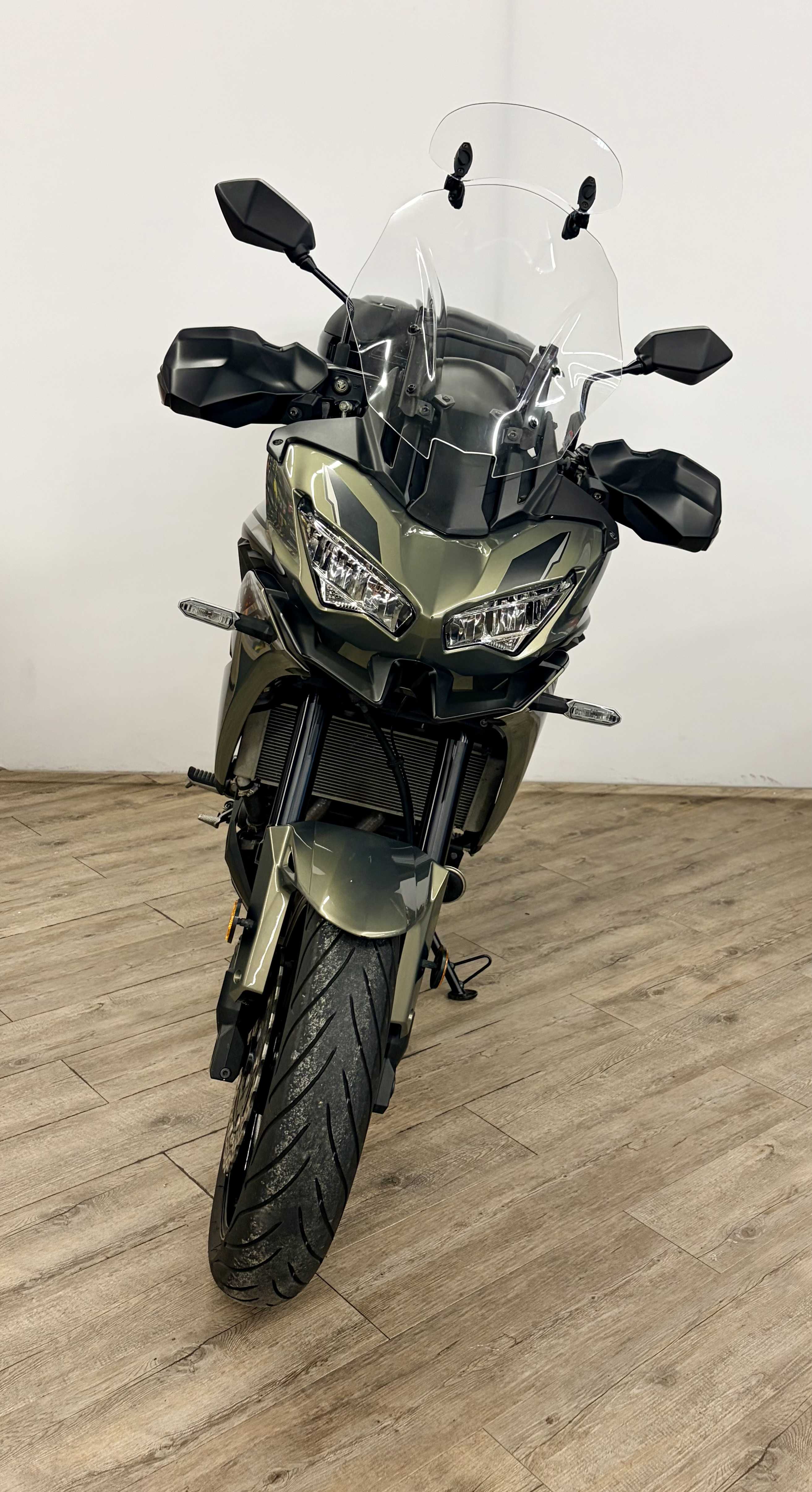 Kawasaki KLE 650 Versys 2023 HD vue avant