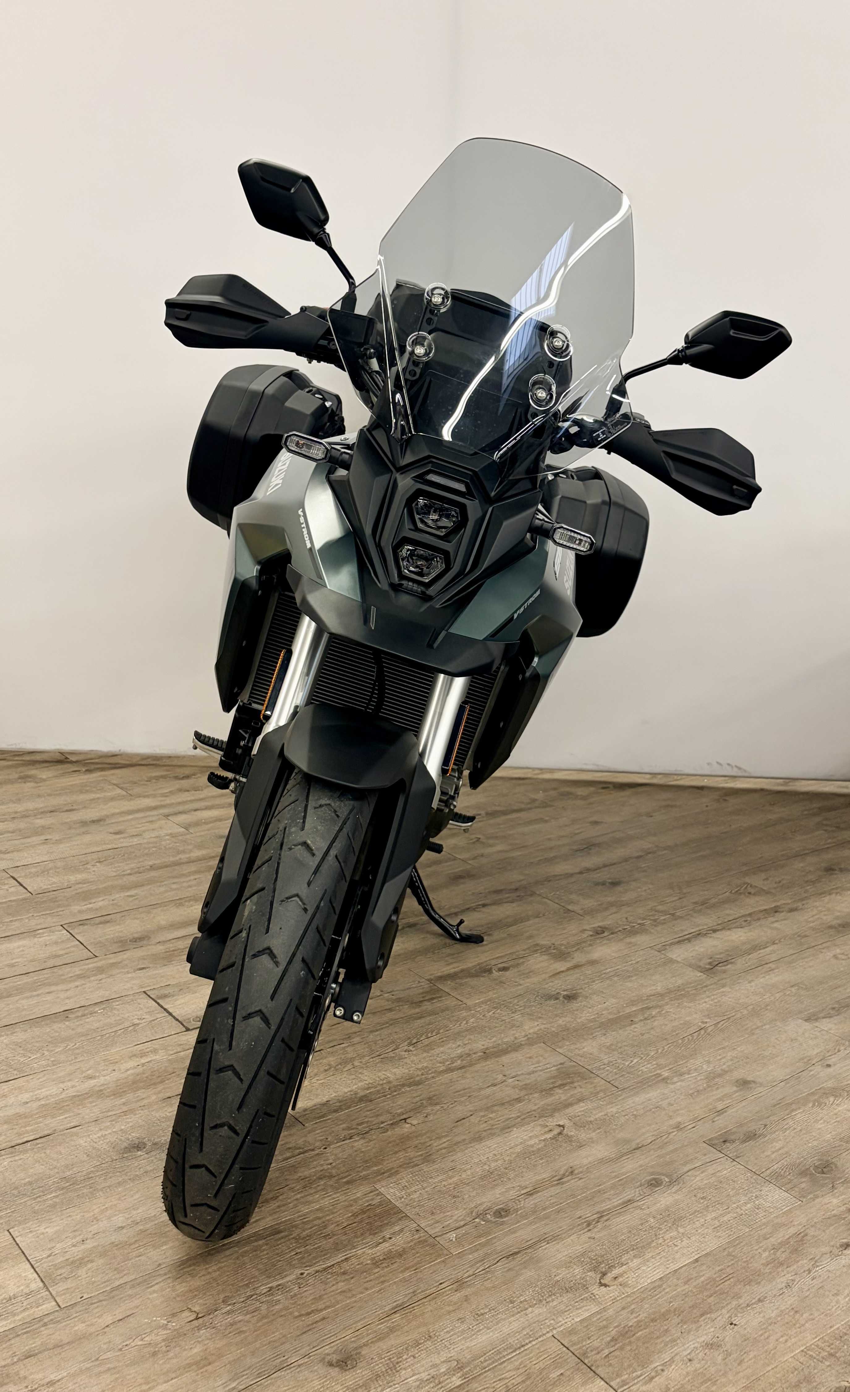 Suzuki DL 800 V-Strom SE 2024 HD vue avant