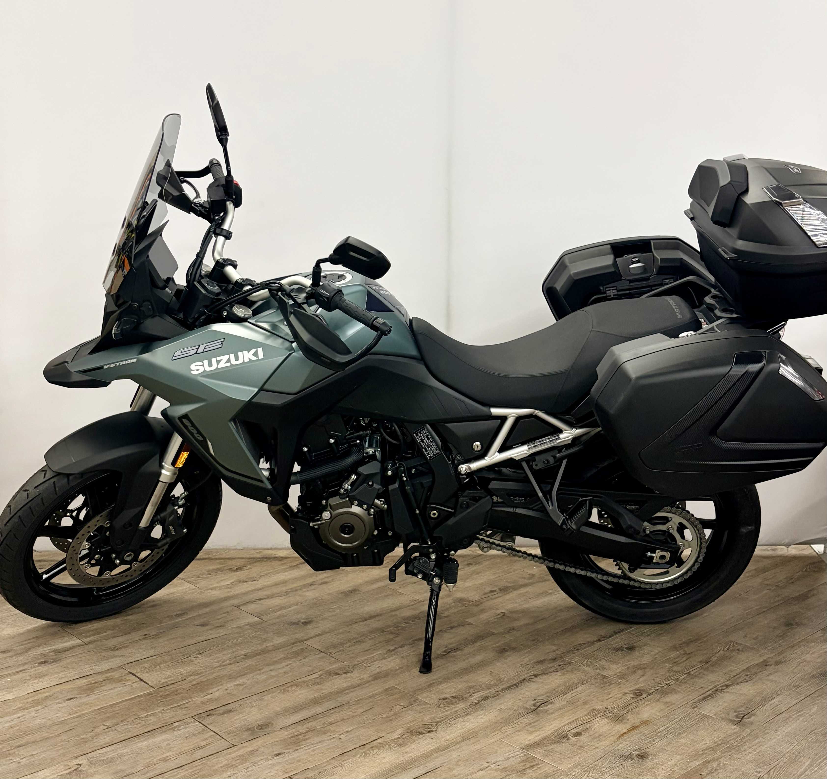 Suzuki DL 800 V-Strom SE 2024 HD vue gauche