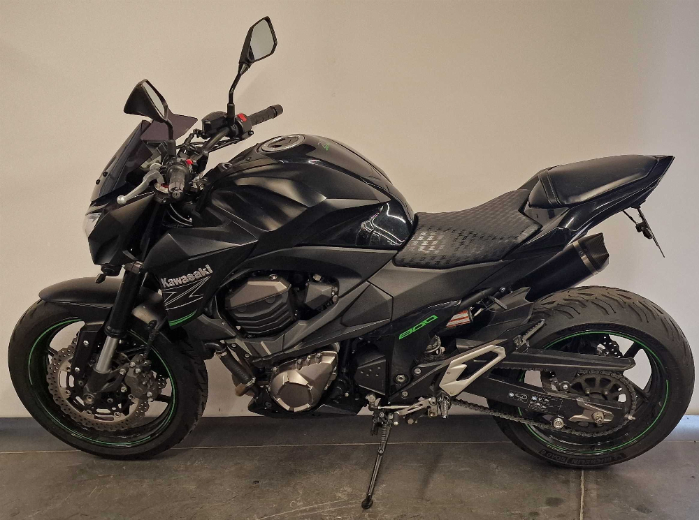 Kawasaki Z 800 2014 vue gauche