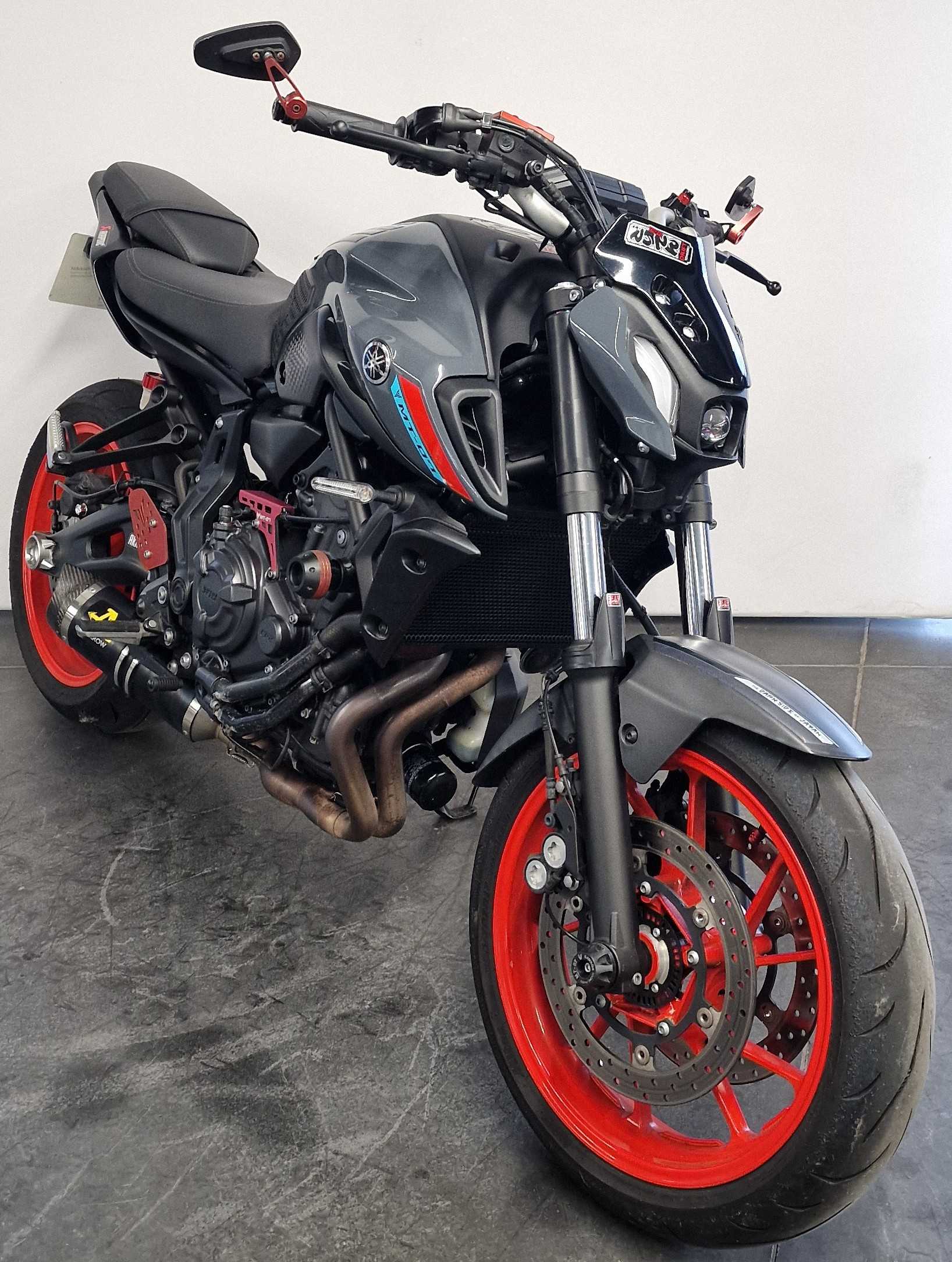 Yamaha MT-07 ABS 2021 HD vue 3/4 droite