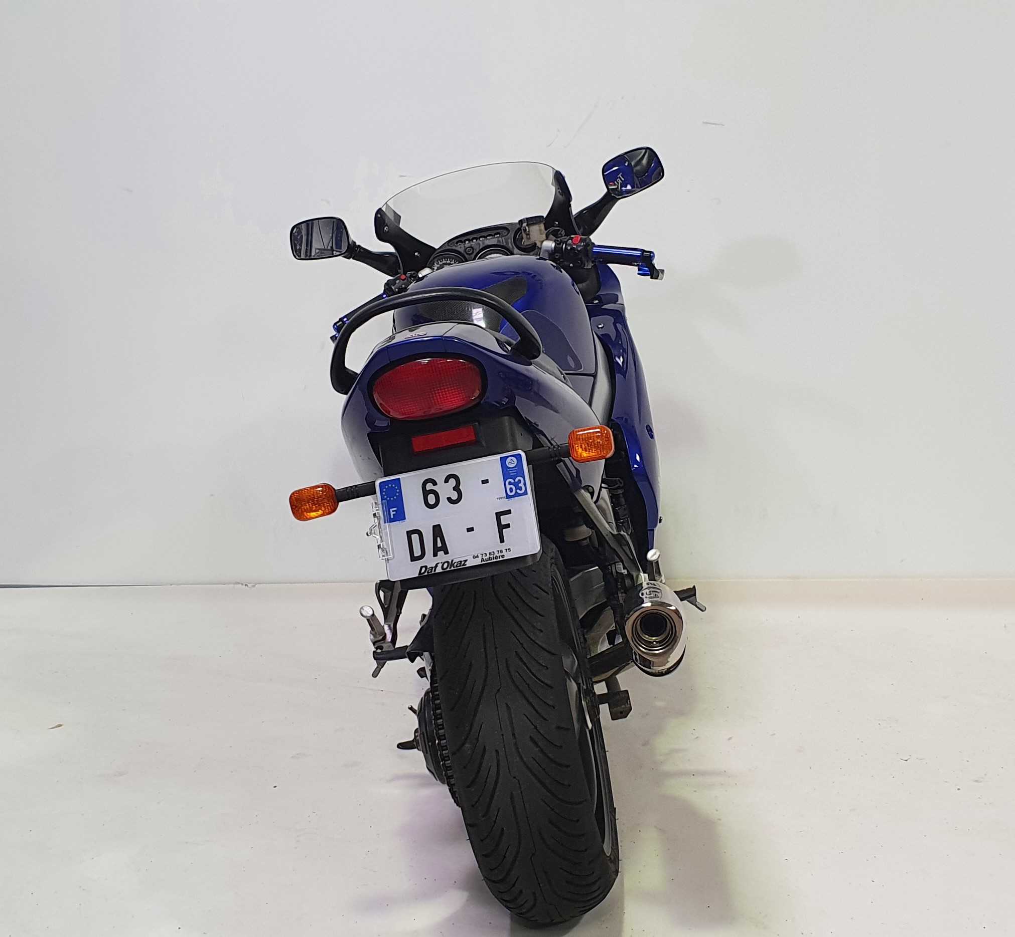 Triumph 955 ST 1999 HD vue arrière