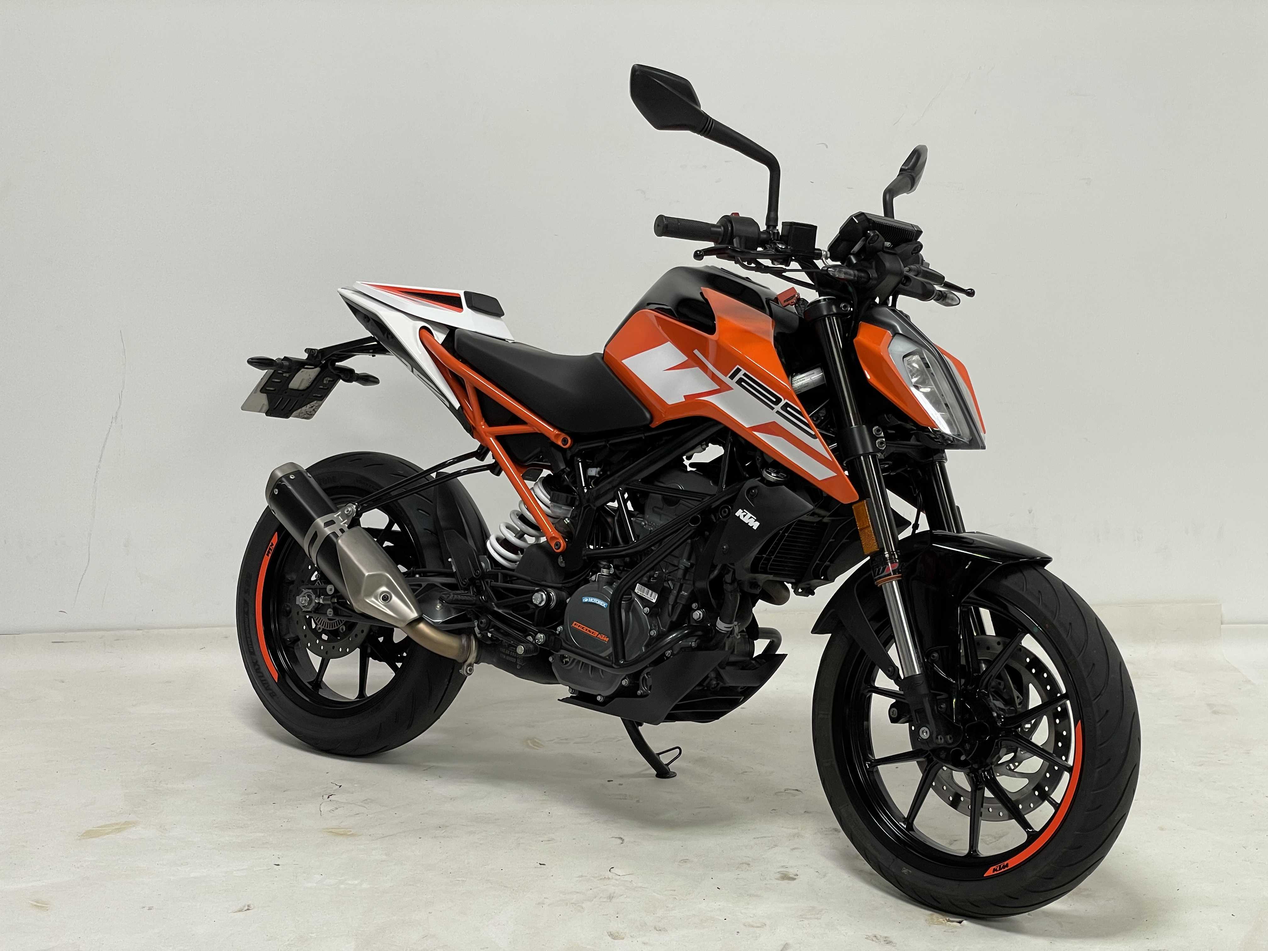 KTM 125 Duke 2019 HD vue 3/4 droite