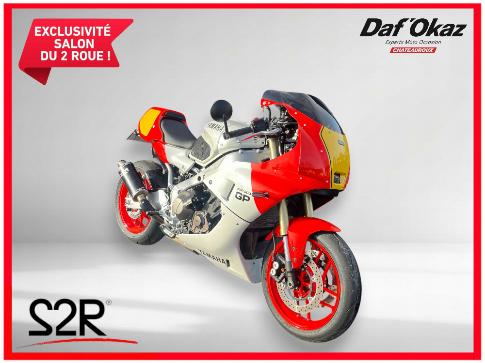 Yamaha XSR 900 GP GP 2024 vue 3/4 droite