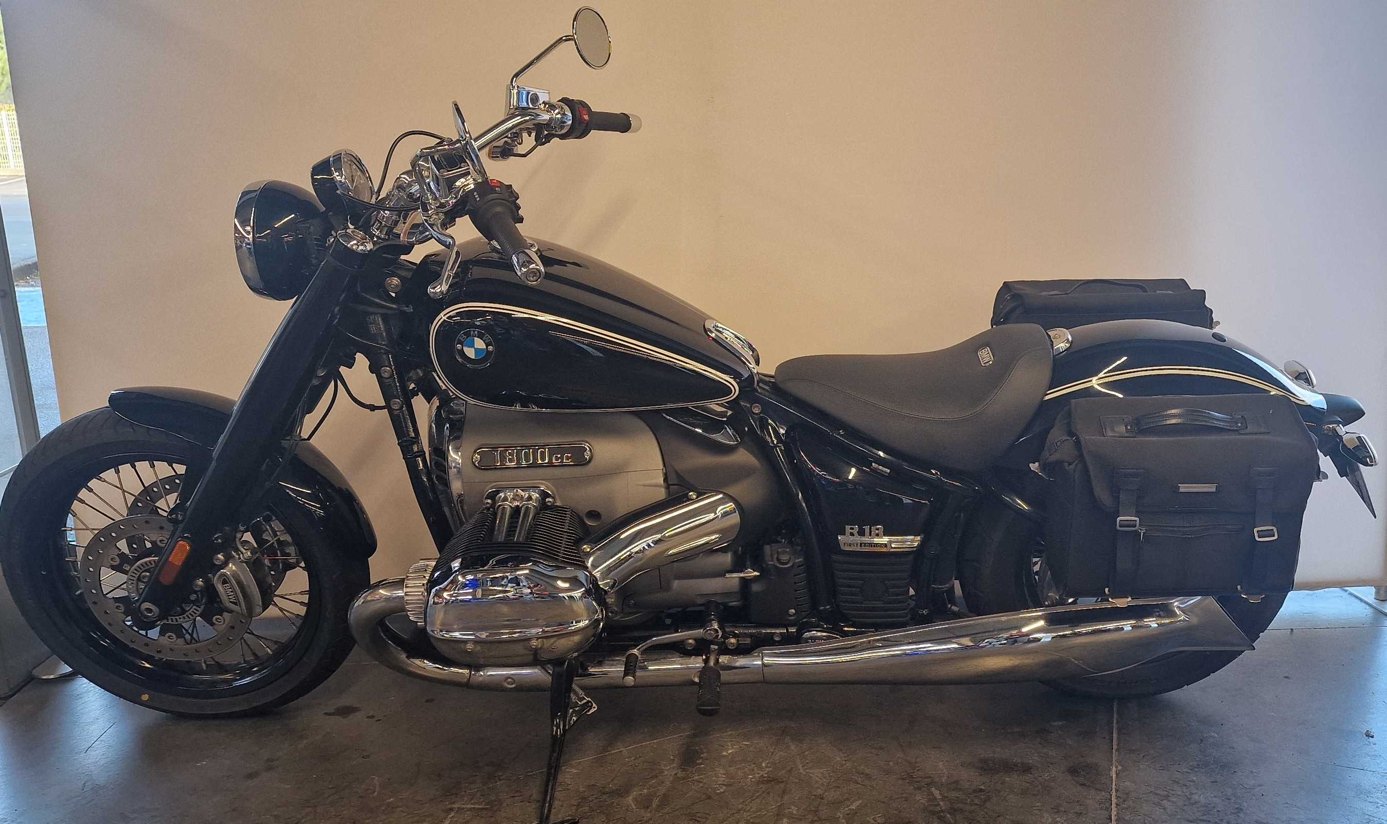 BMW 1800 R18 2020 HD vue gauche