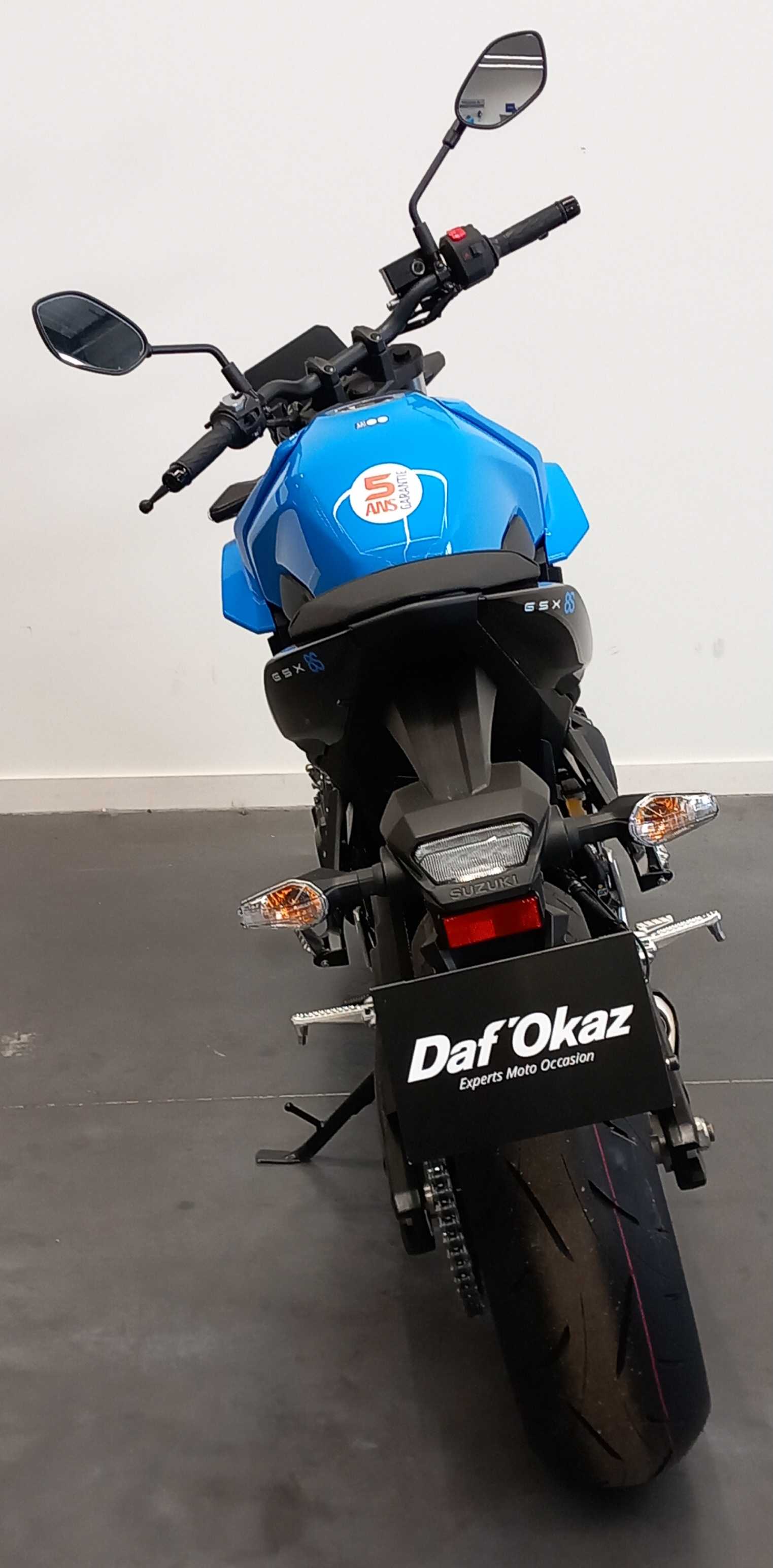 Suzuki GSX 800 8S 2025 HD vue arrière