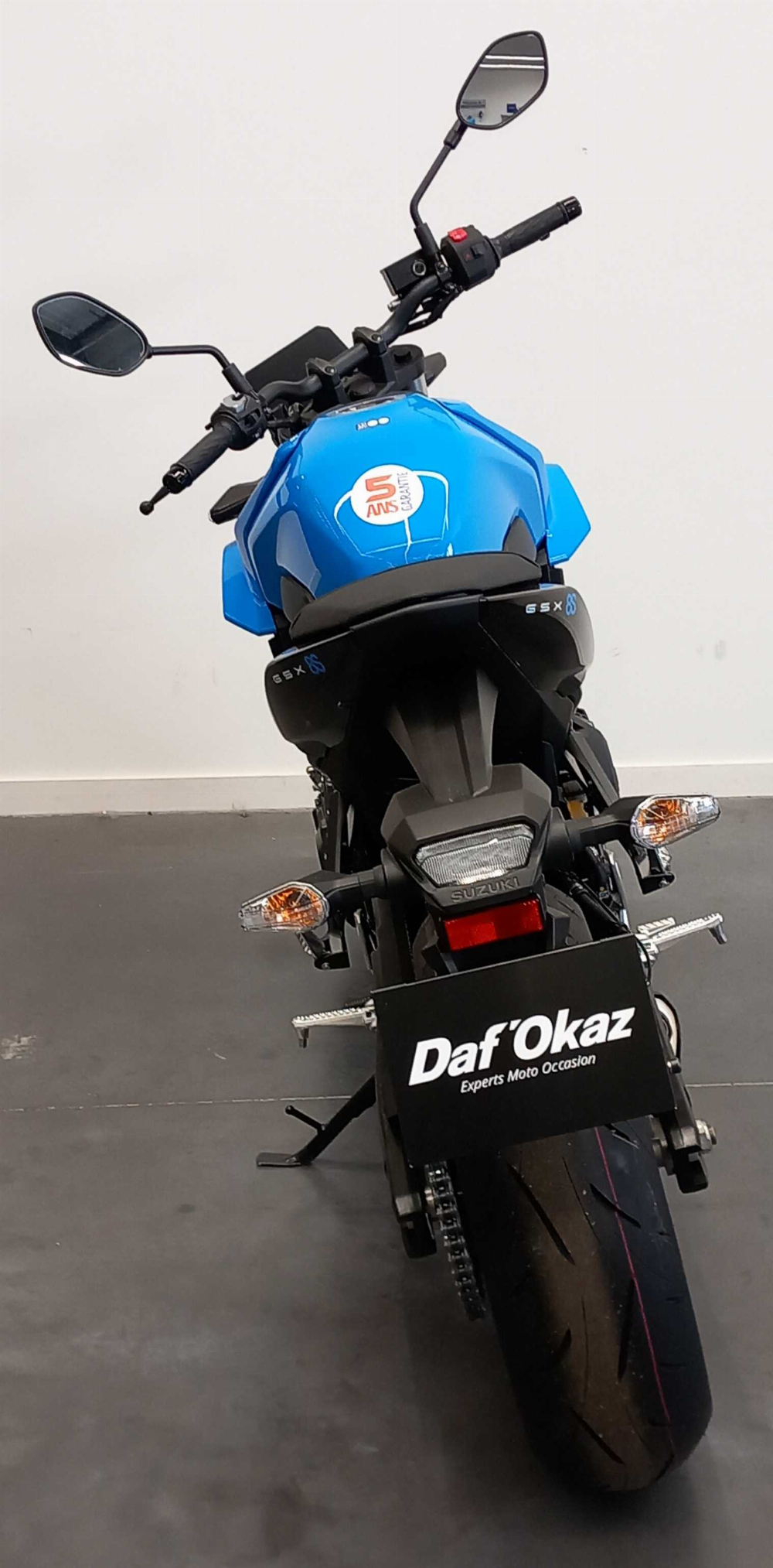 Suzuki GSX 800 8S 2025 vue arrière
