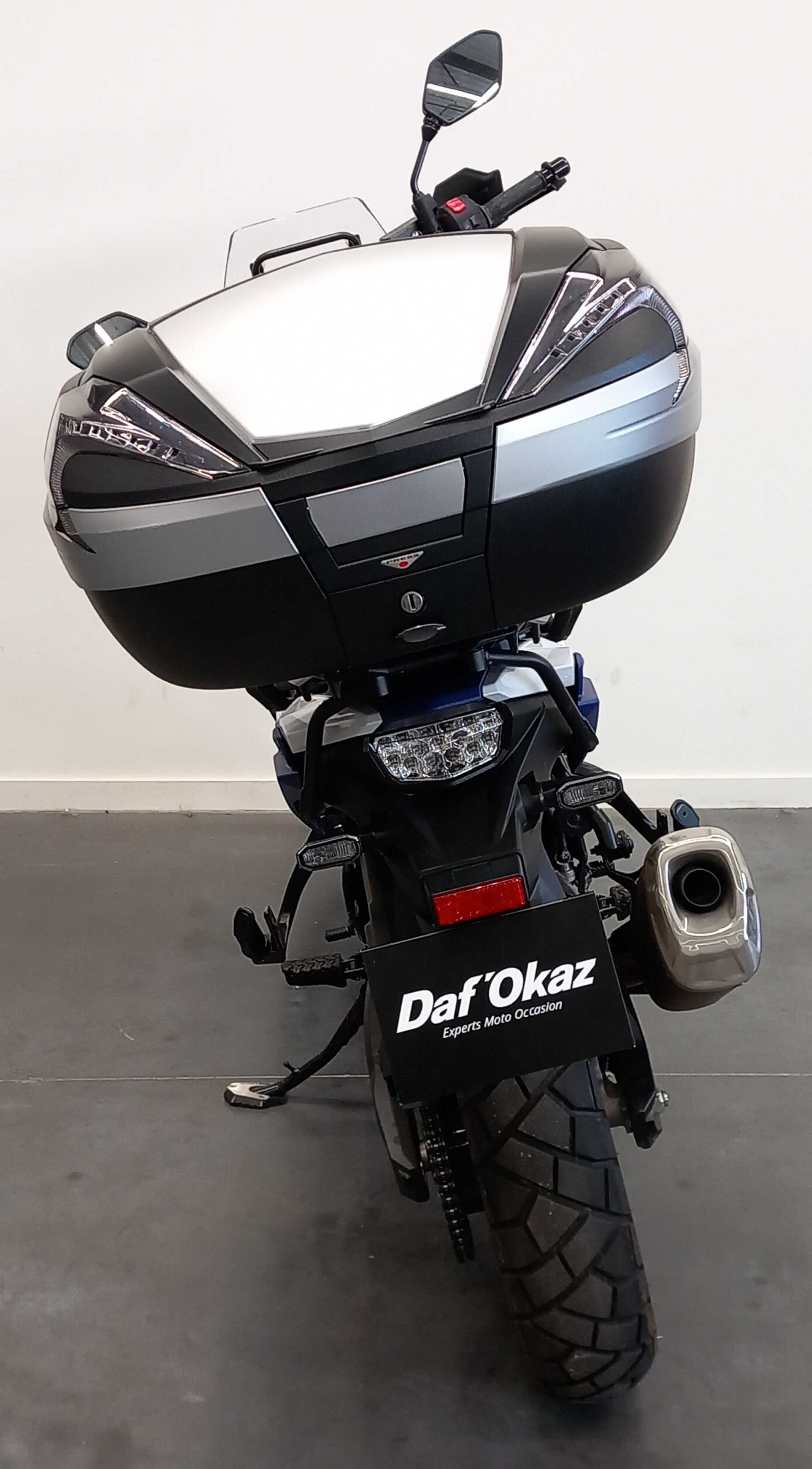 Suzuki DL 800 V-STROM DE 2025 HD vue arrière