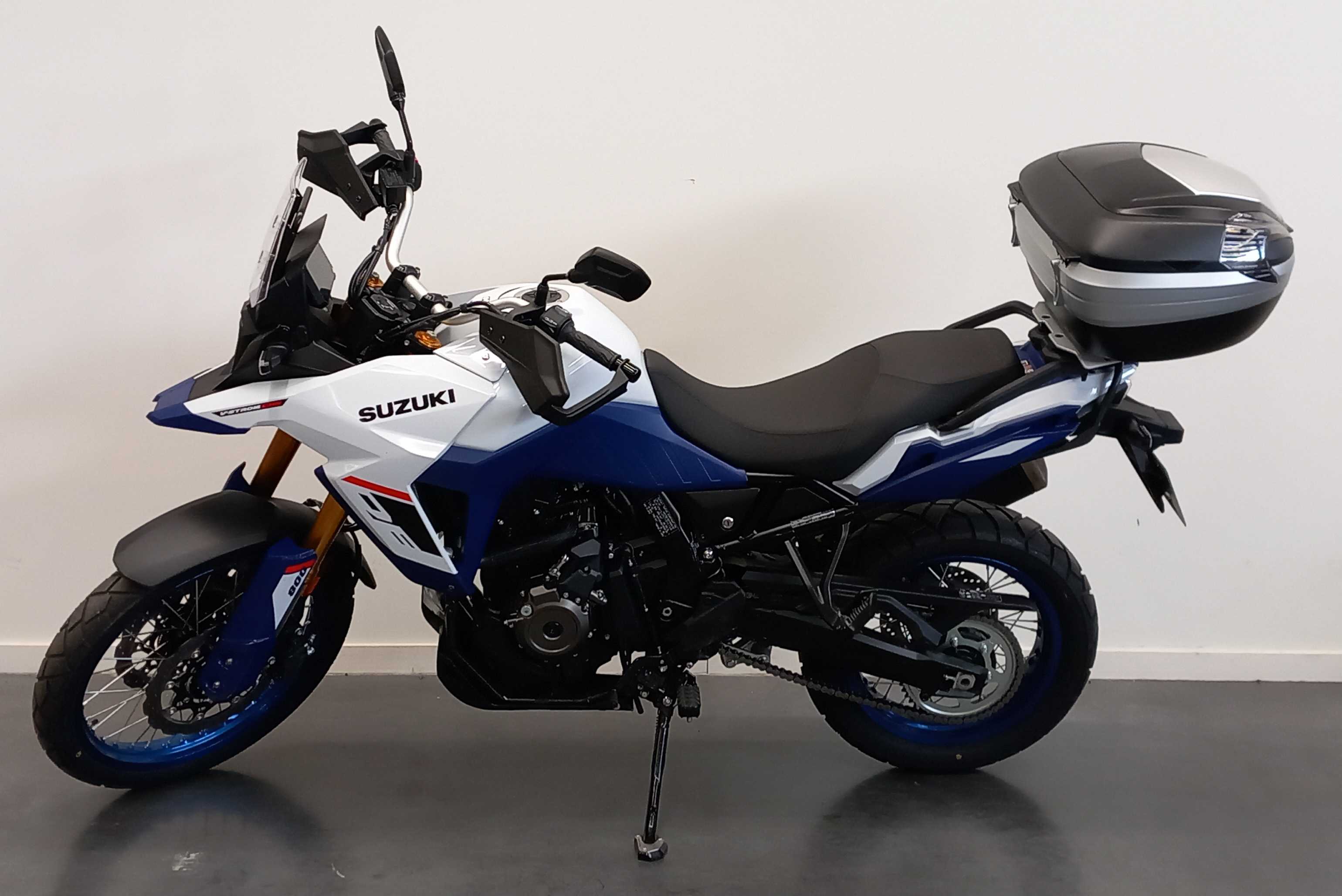 Suzuki DL 800 V-STROM DE 2025 HD vue gauche