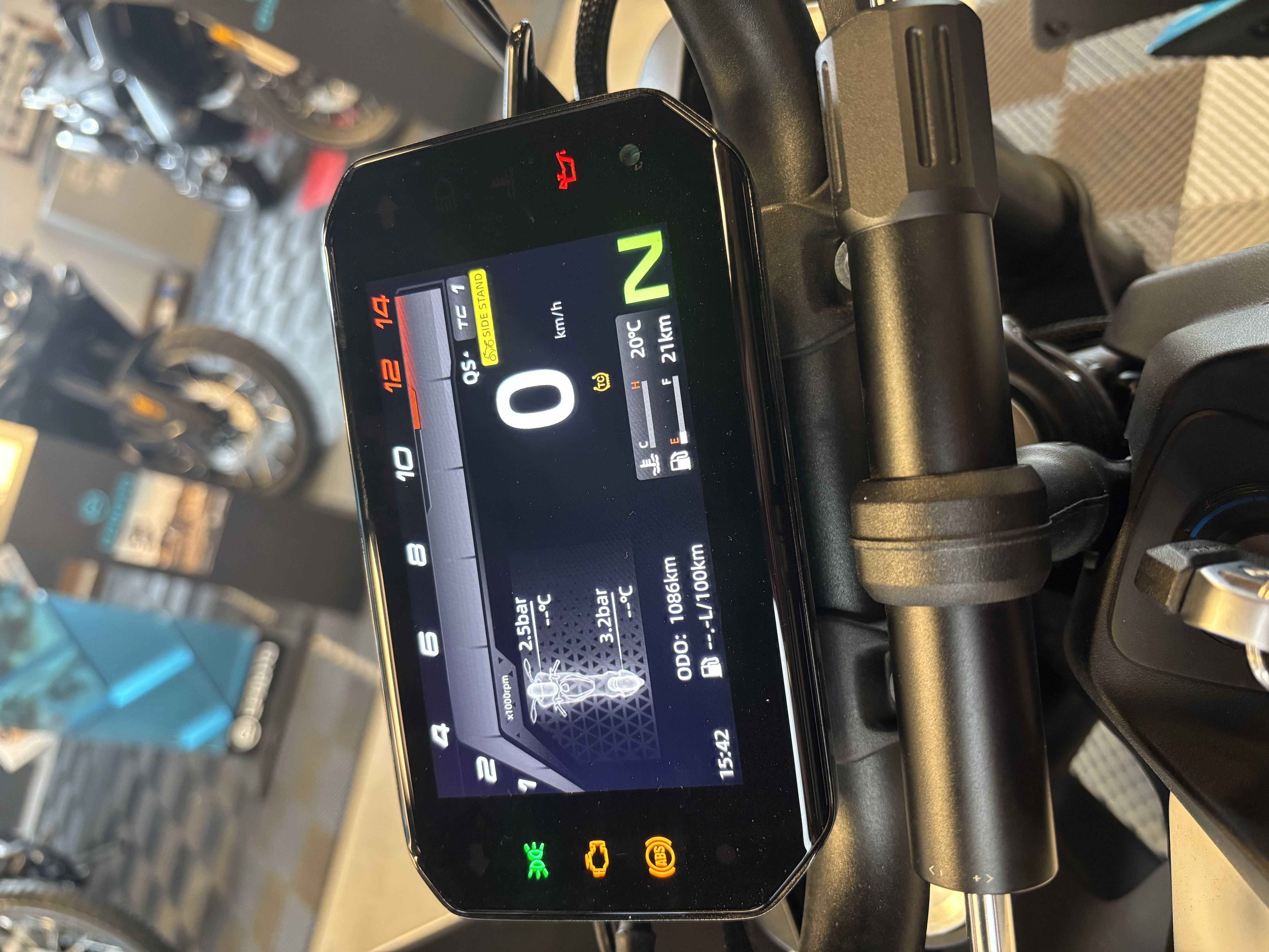 CFMOTO NK 675 2025 HD