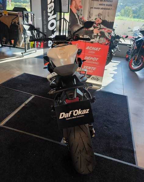 CFMOTO NK 675 2025 vue arrière