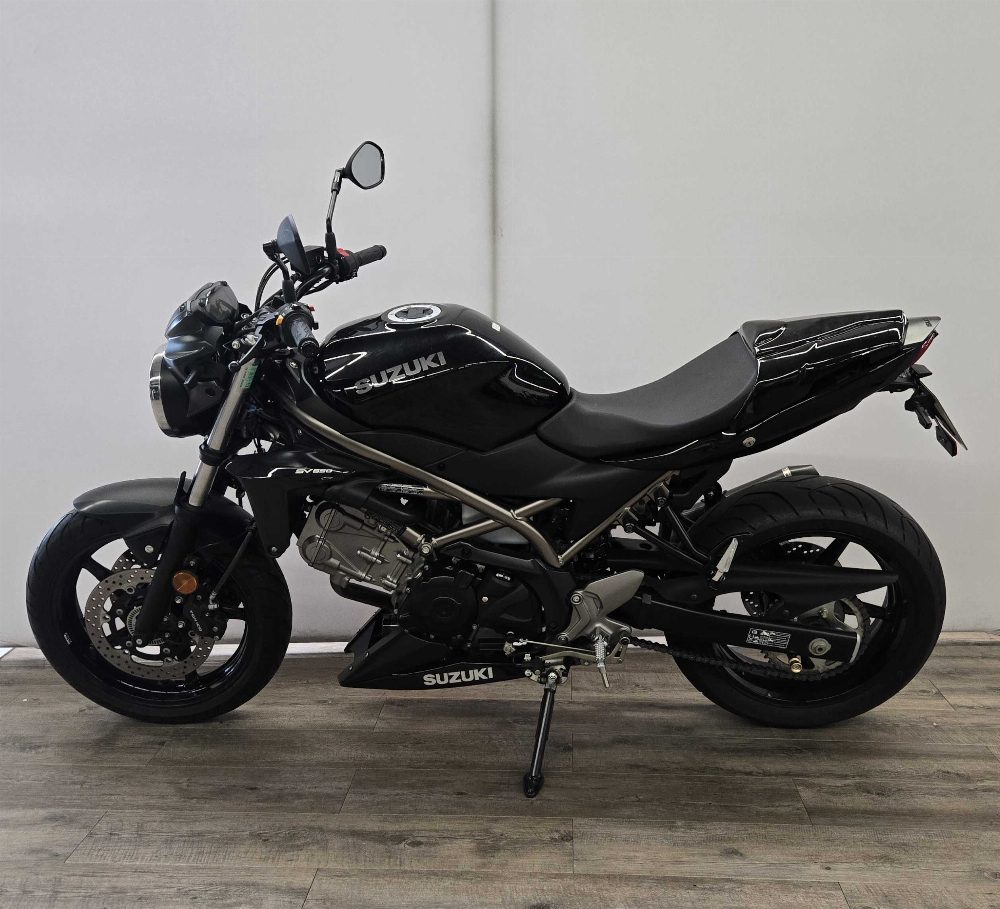 Suzuki SV 650 2022 vue gauche