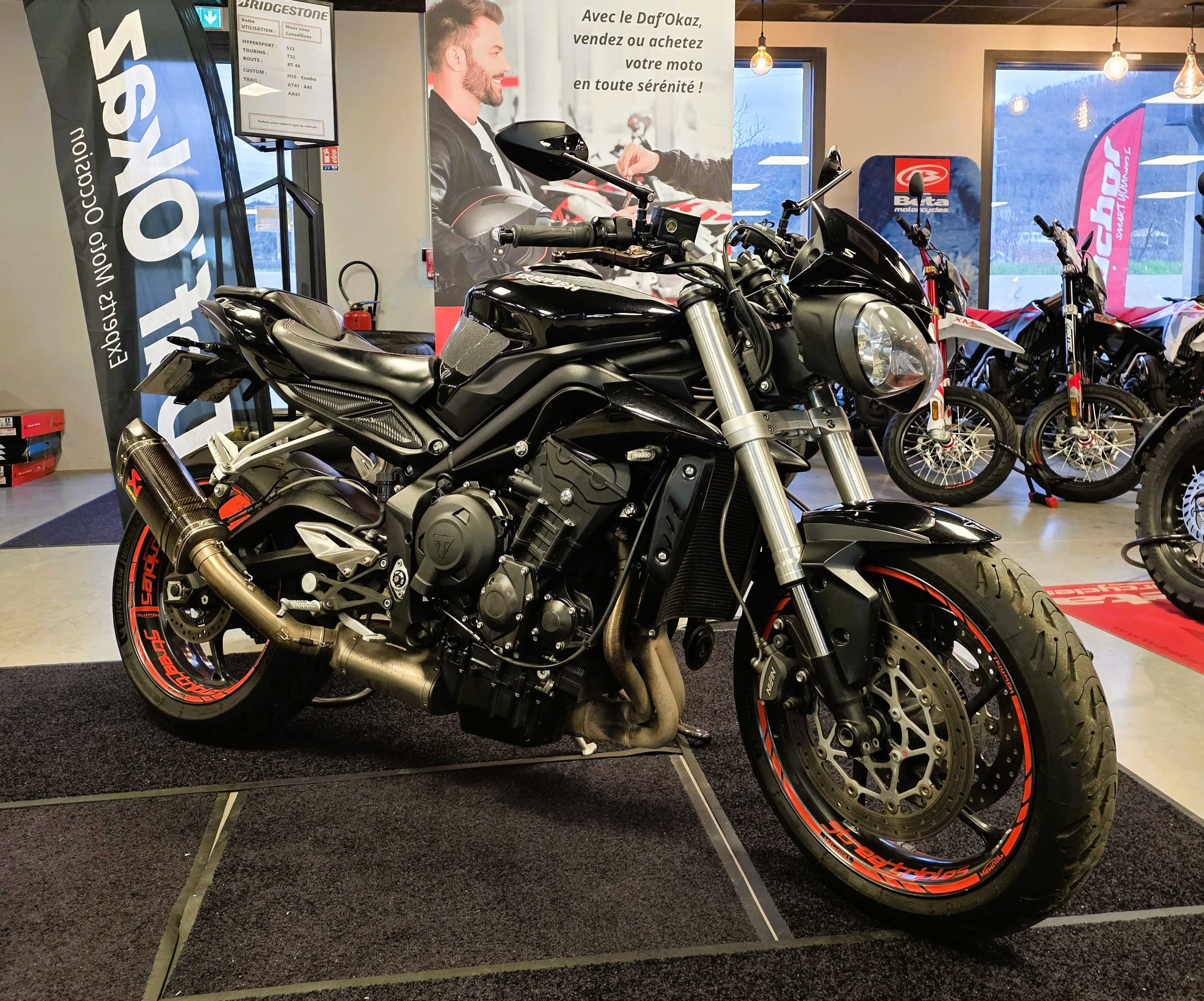 Triumph 660 Street Triple S (A2) 2018 HD vue 3/4 droite